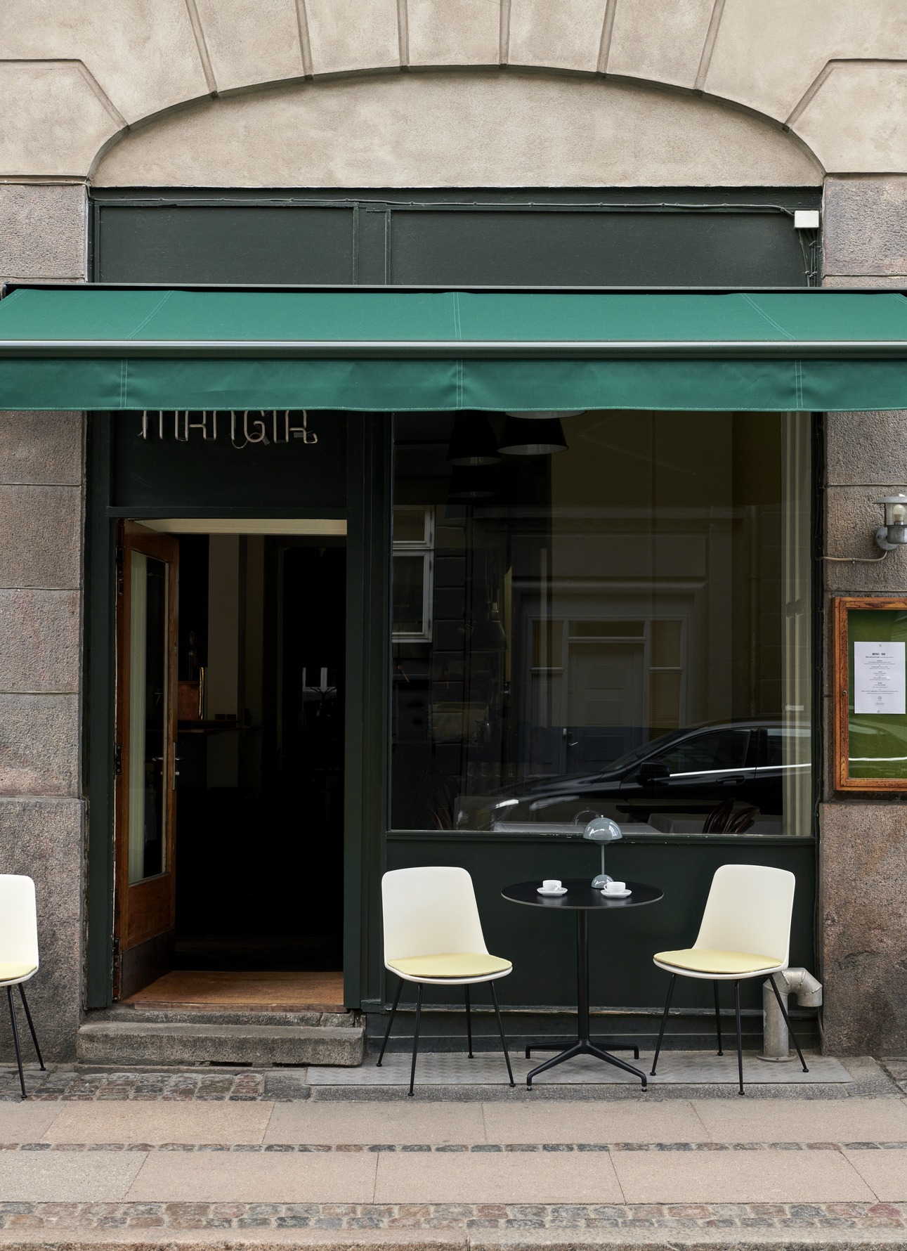 Flowerpot Portable Lamp VP9, Magnetic Charger