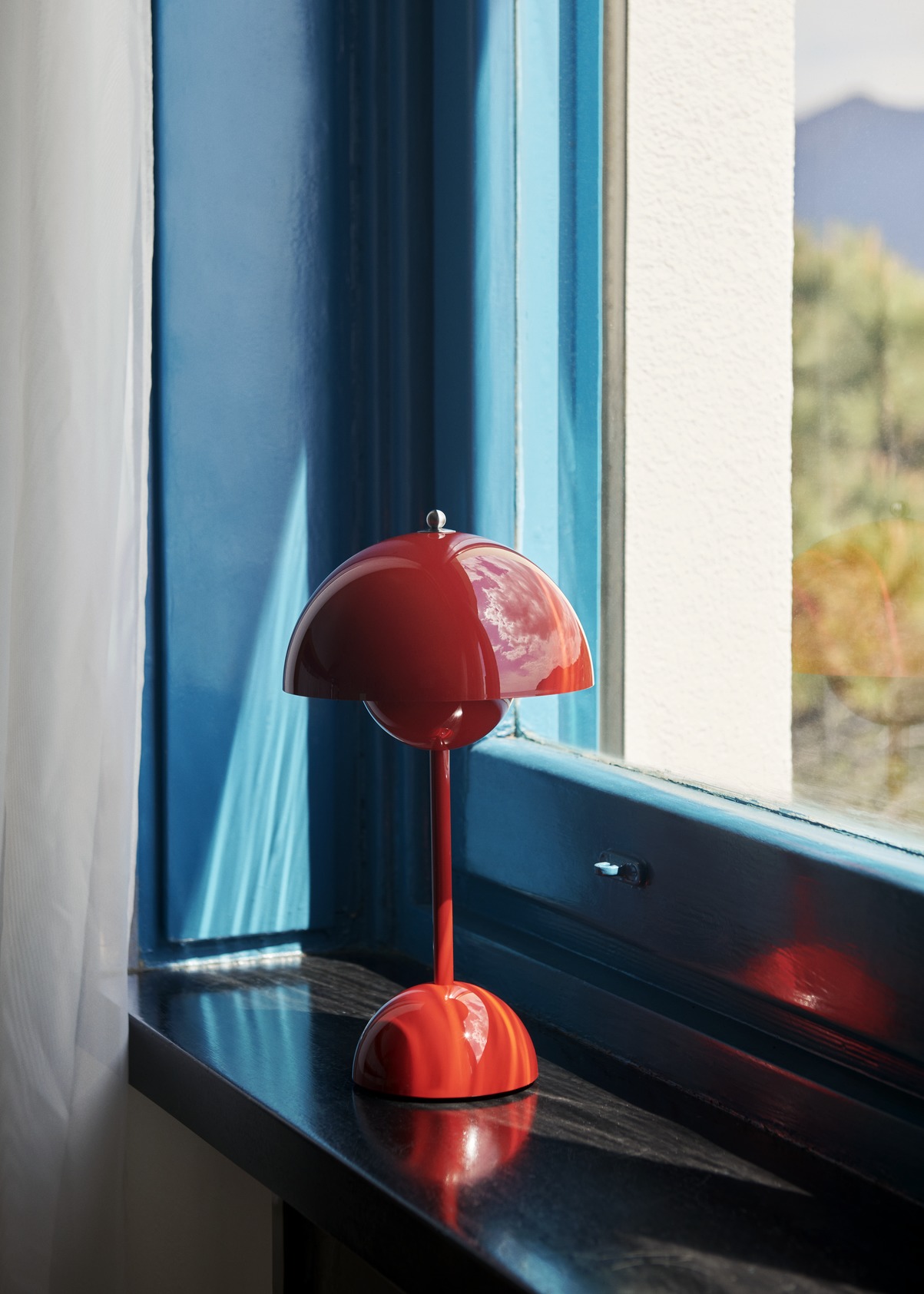 Flowerpot Portable Lamp VP9, Magnetic Charger