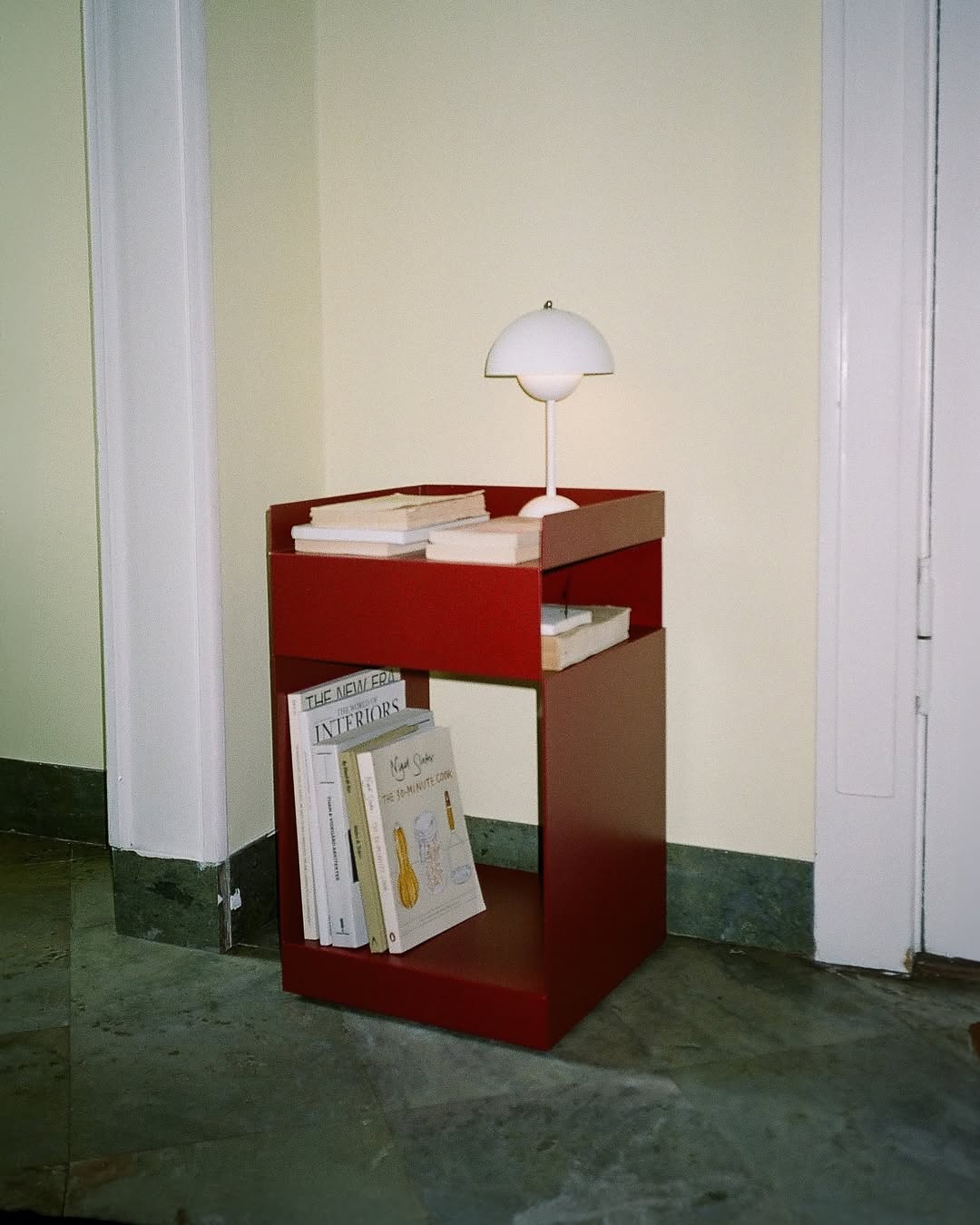 Flowerpot Portable Lamp VP9, Magnetic Charger