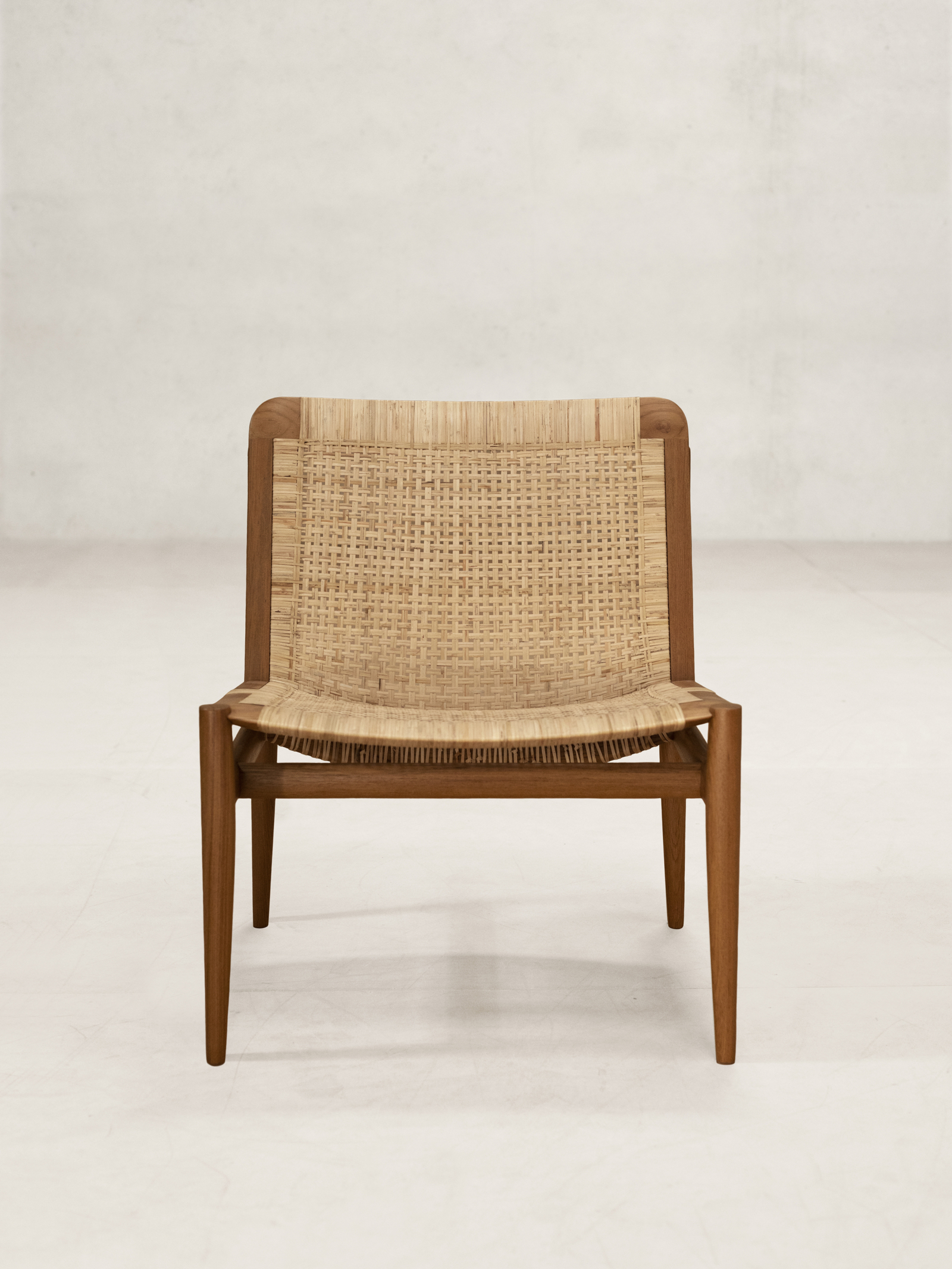 Tangāli Modular Chair (Armless), Natural Teak / Dark Stained Teak