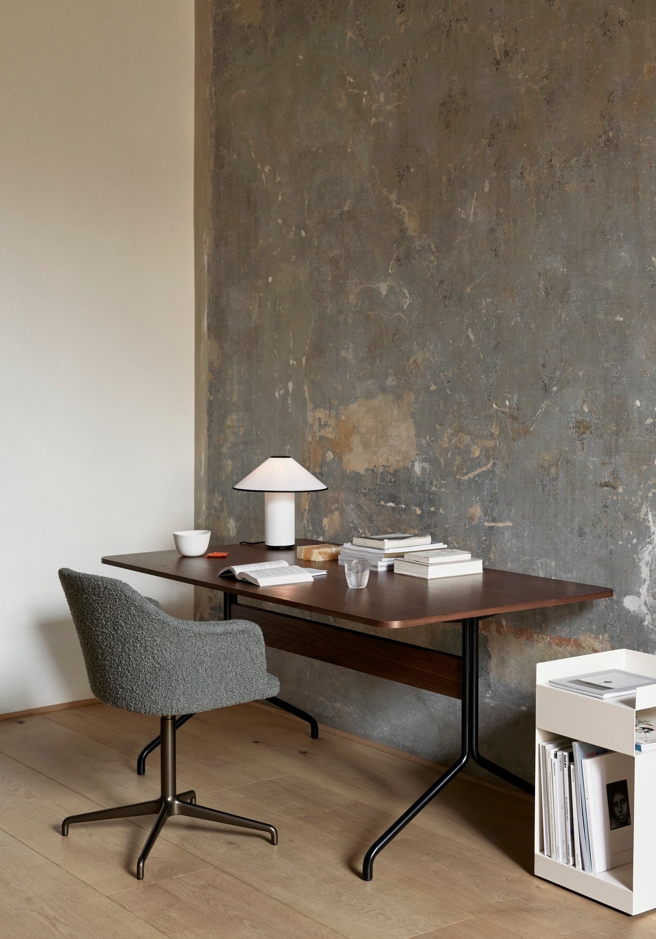 Rely Armchair HW46, Full / Seat Upholstery, Fiord 251 / 4-Star Swivel Base / Return