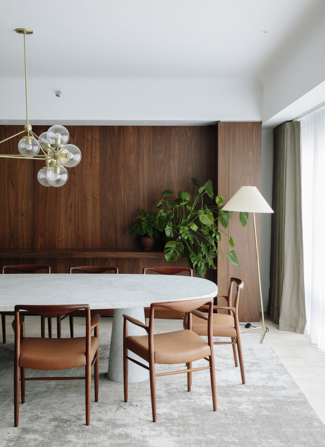 Hase Floor Lamp/BL