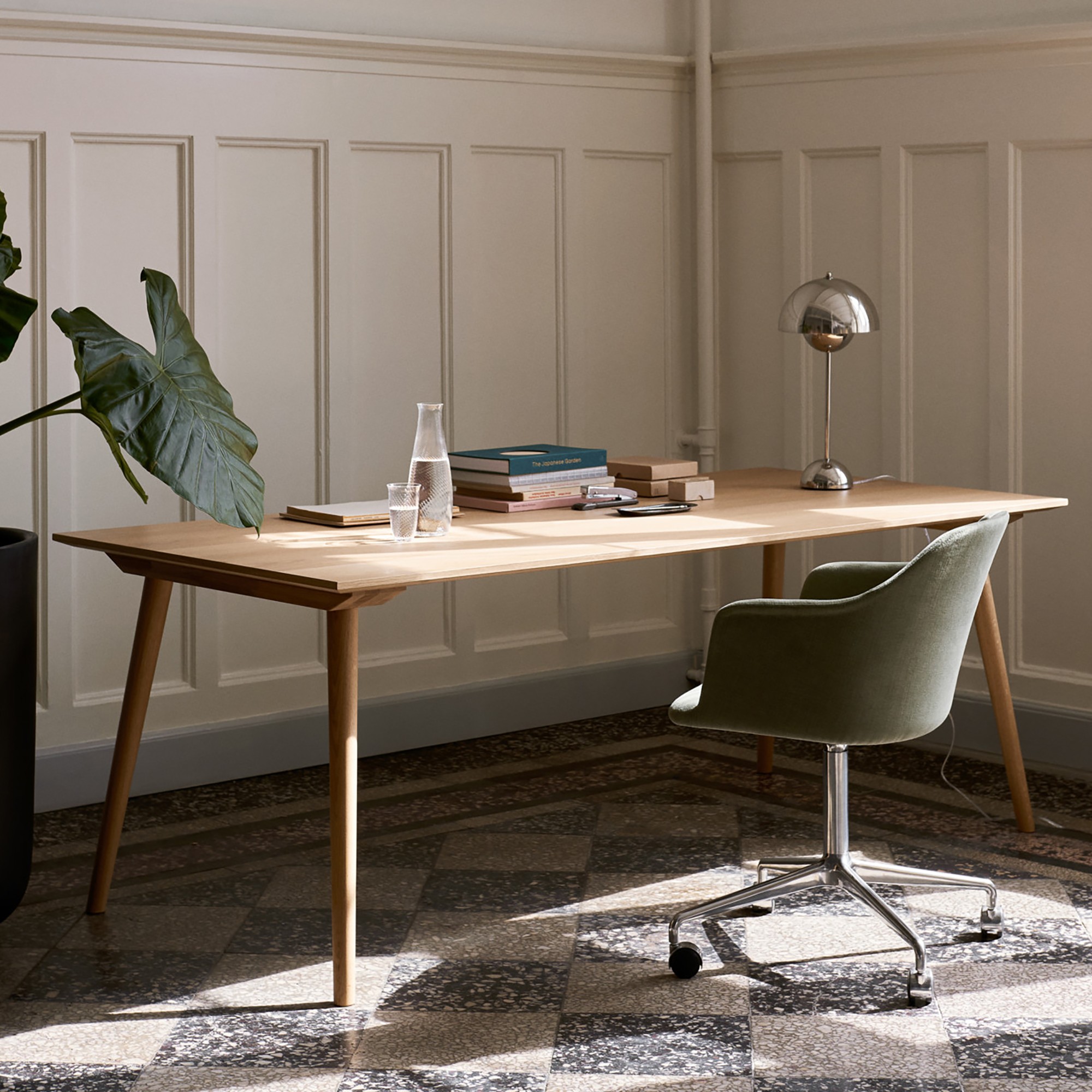 Elefy Chair JH37, Swivel Chair with Castors, Silk 842