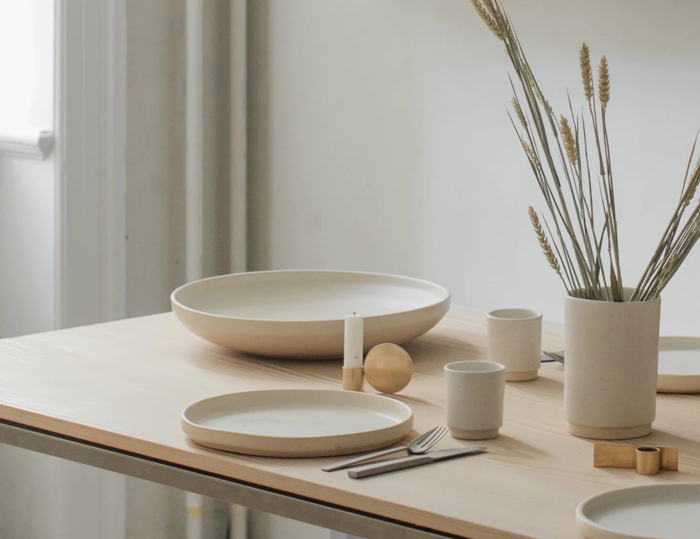 Otto Plates, Small, Set of Two, White