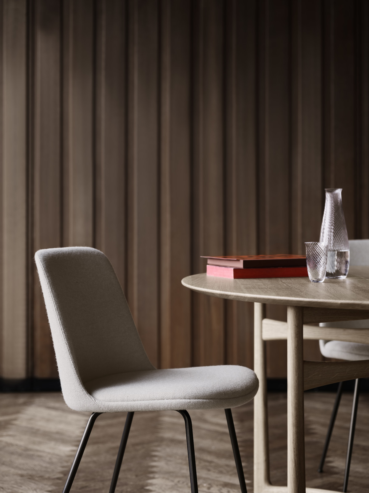 Rely Chair HW9, Full / Seat Upholstery, Remix 123 / Tube Base