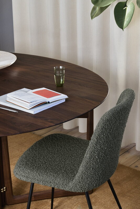 Rely Chair HW9, Full / Seat Upholstery, Silk 250 / Tube Base