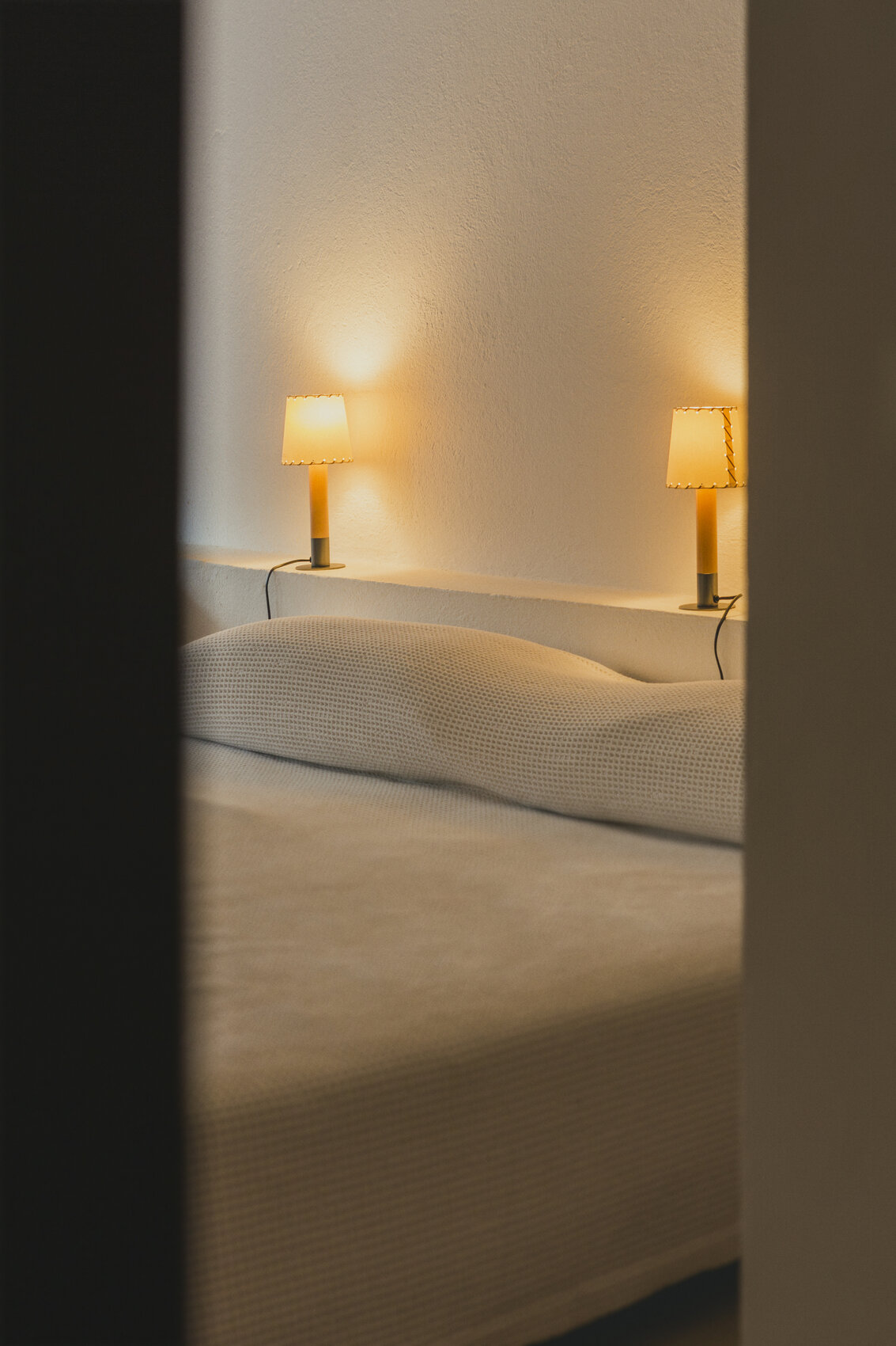 Basica Minima, Stitched Beige Parchment Lampshade/Bronze Base