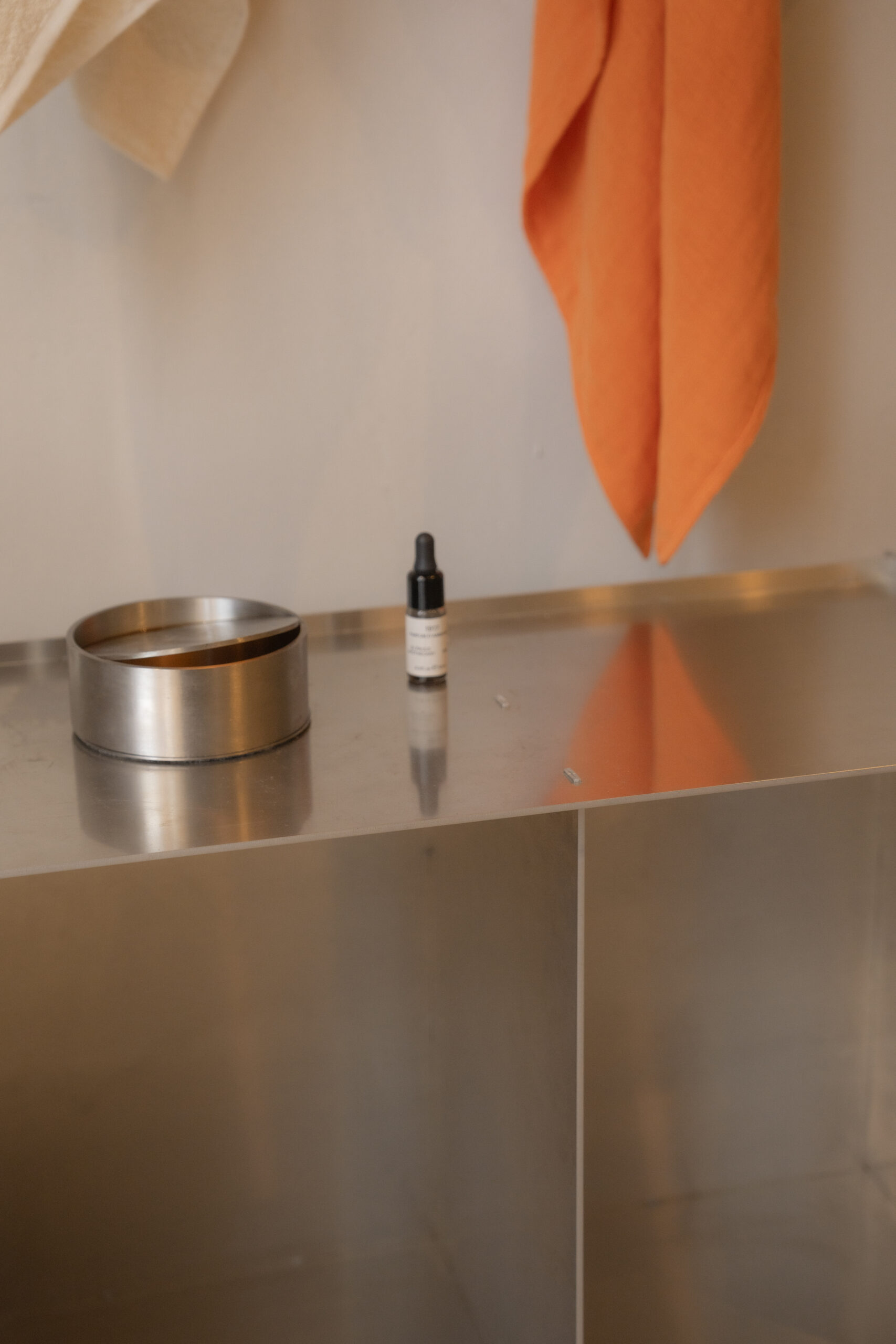 Sphere Oil Diffuser + Essential Oil 10mL