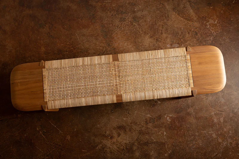 Tangāli Bench, Natural Teak / Dark Stained Teak