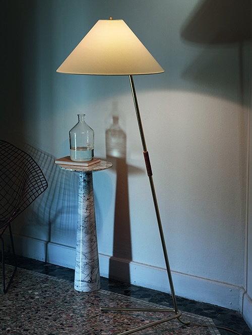 Hase Floor Lamp/BL