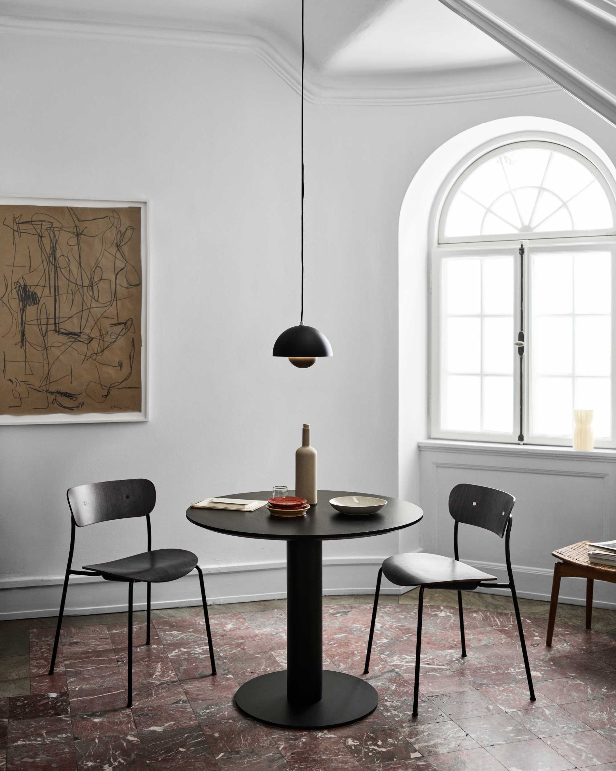 Pavilion Chair AV1, Black Base / Black Oak