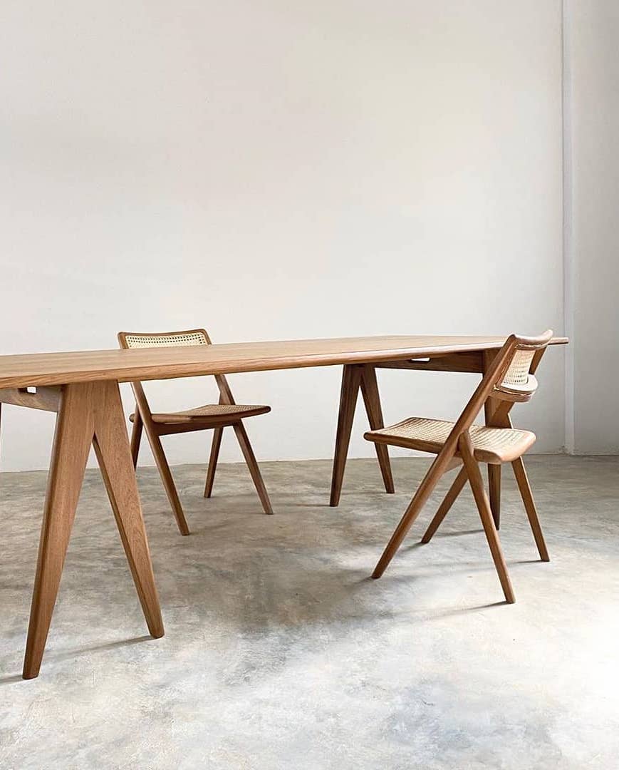 Muṅgāru Dining Chair (Armless), Natural Teak / Dark Stained Teak