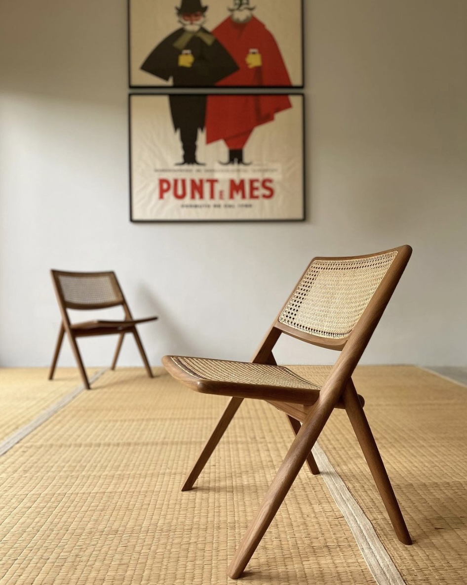 Muṅgāru Gallery Chair (Armless), Natural Teak / Dark Stained Teak