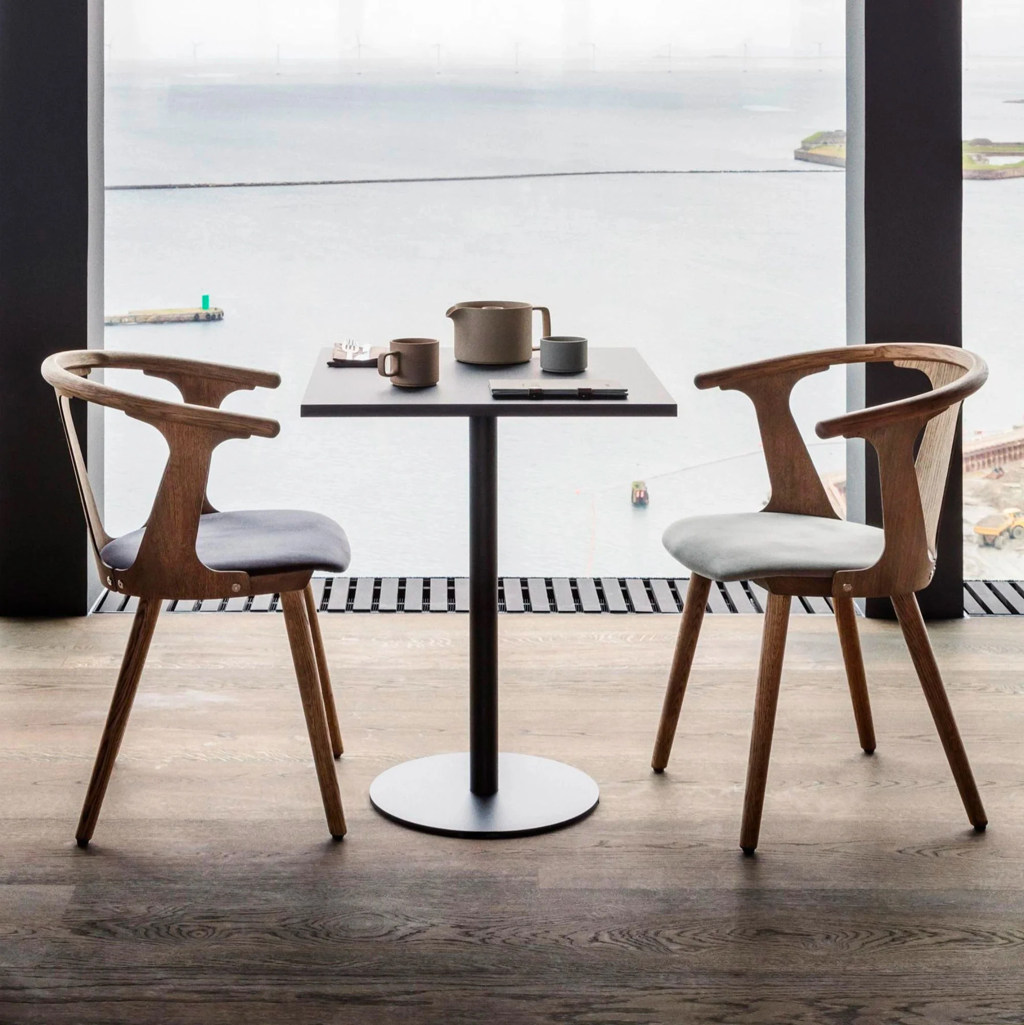 In Between Chair SK2, Fabric Grp. 2 / Oak
