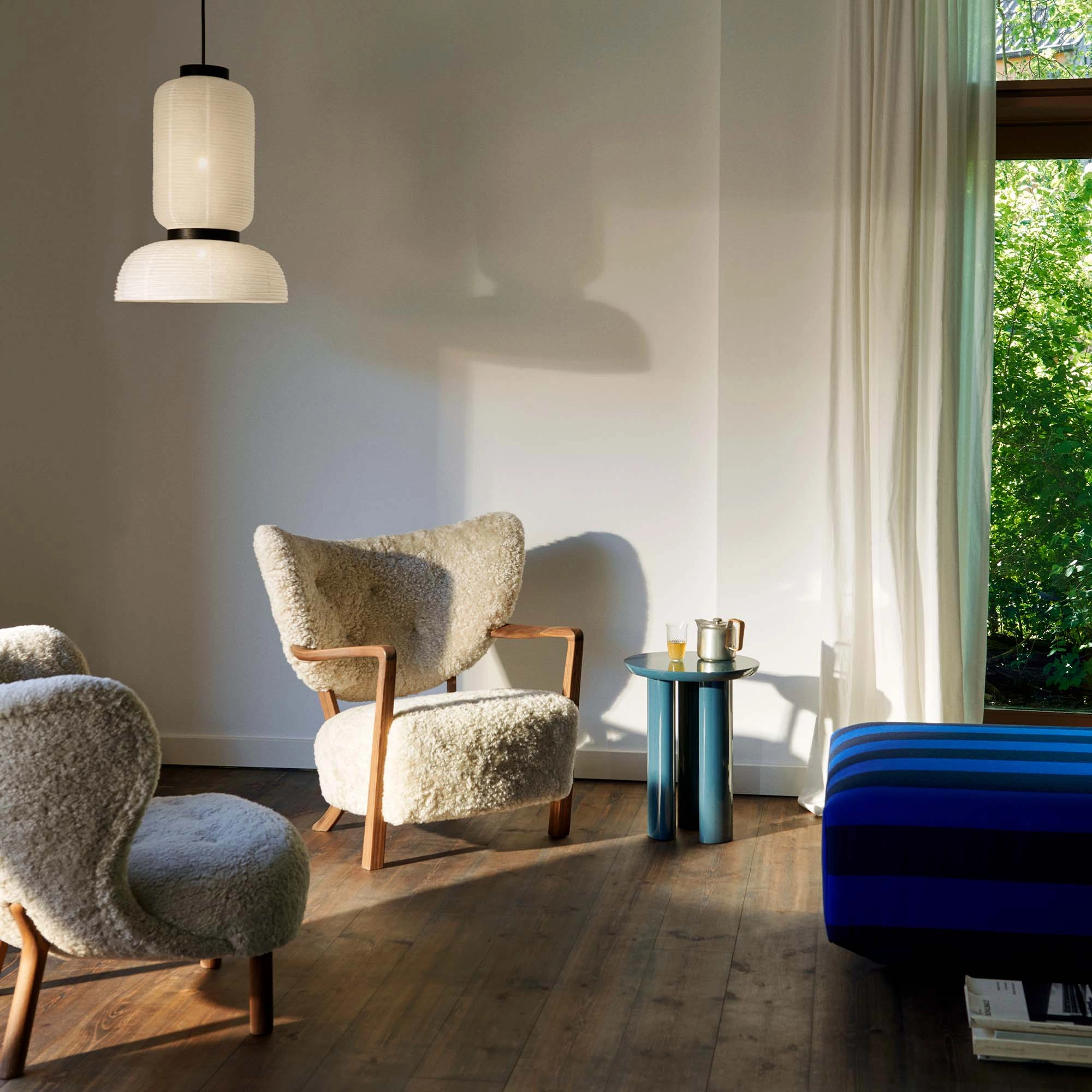 Wulff Lounge Chair ATD2 & Wulff Pouf ATD3, Sheepskin Moonlight / Oak