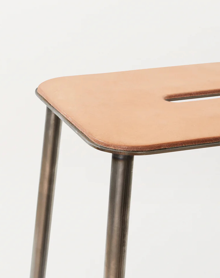 Adam Stool H65, Natural Leather / Raw Steel