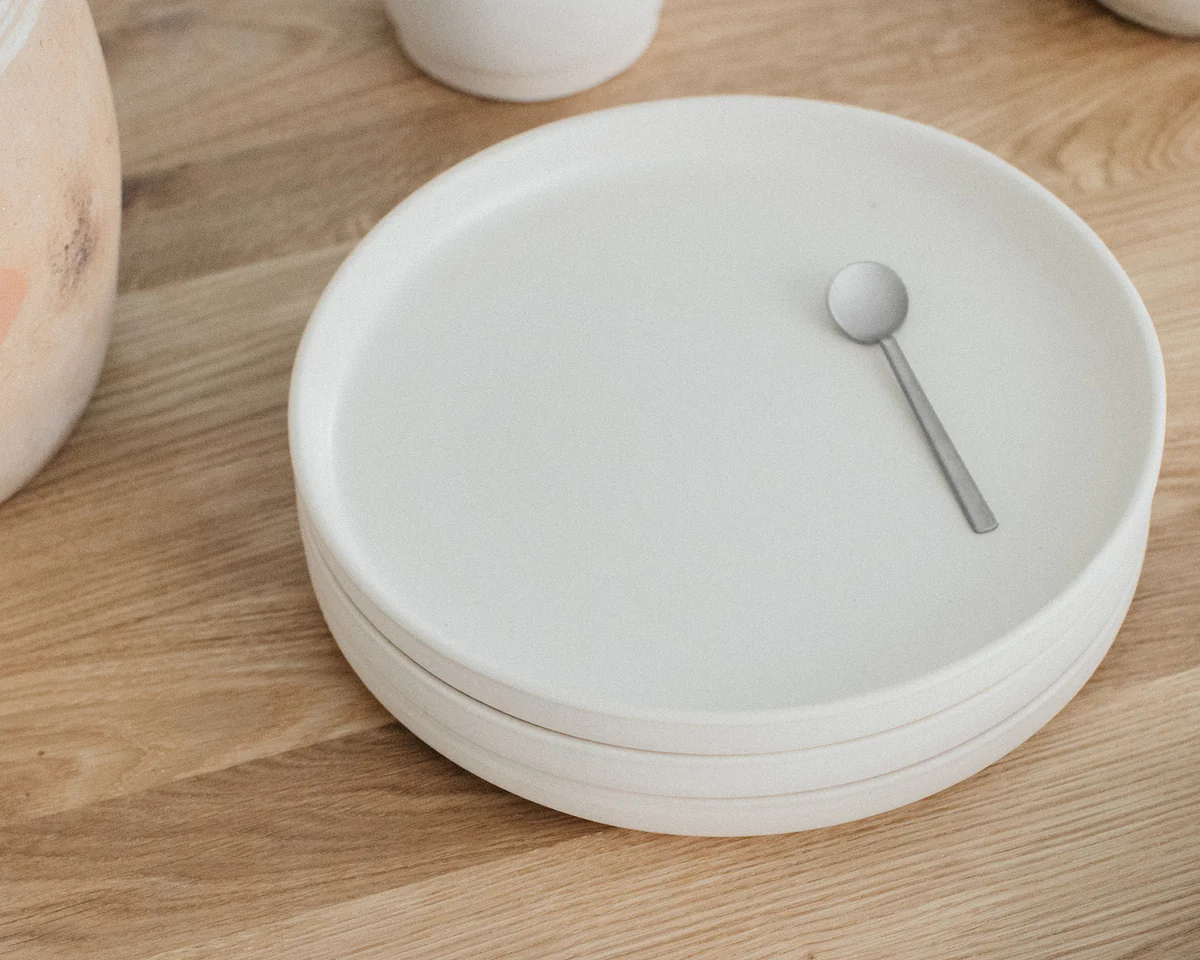 Otto Plates, Small, Set of Two, White
