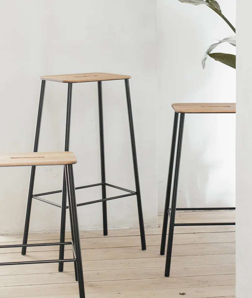 Adam Stool H76, Oak / Black
