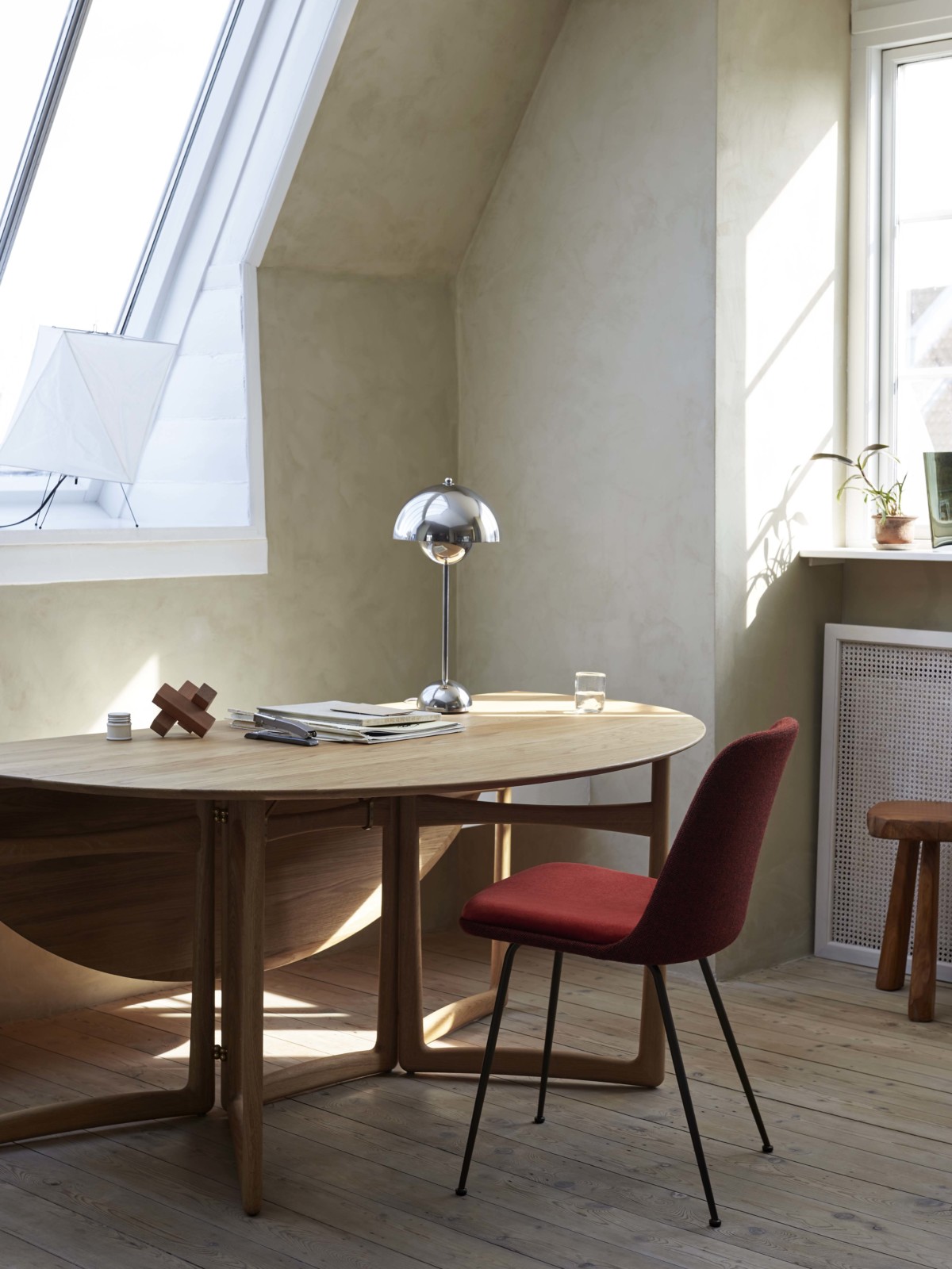 Rely Chair HW9, Full / Seat Upholstery, Karakorum 003 / Bronze Tube Base / Felt Gliders