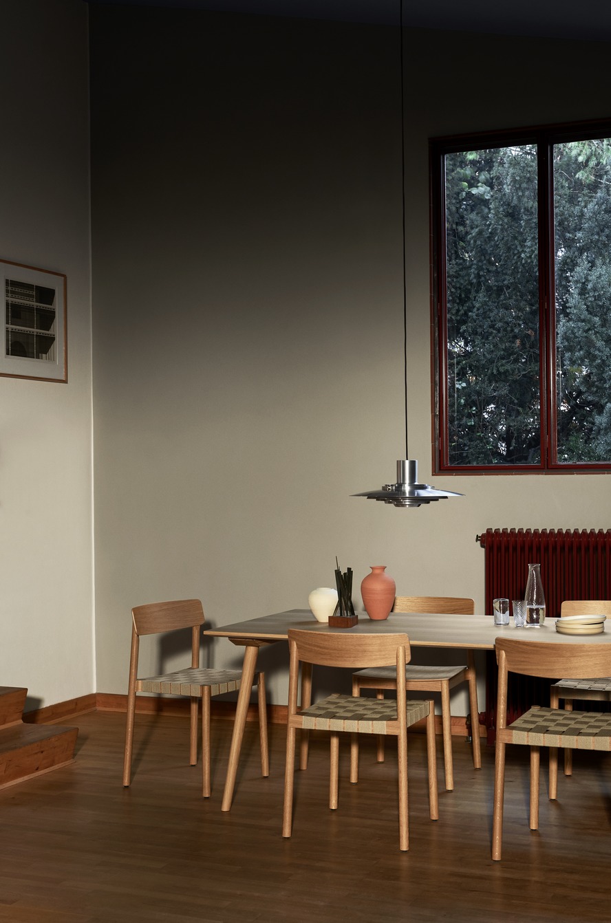In Between Table SK6, Smoked Lacquered Oak / Legs