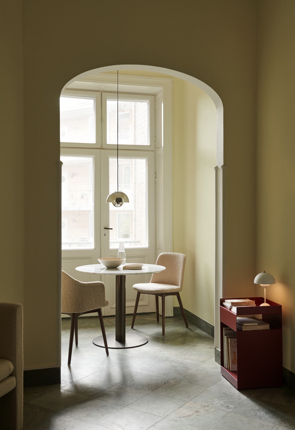 In Between Dining Table SK11, Marble Table Top / Bronzed Center Base