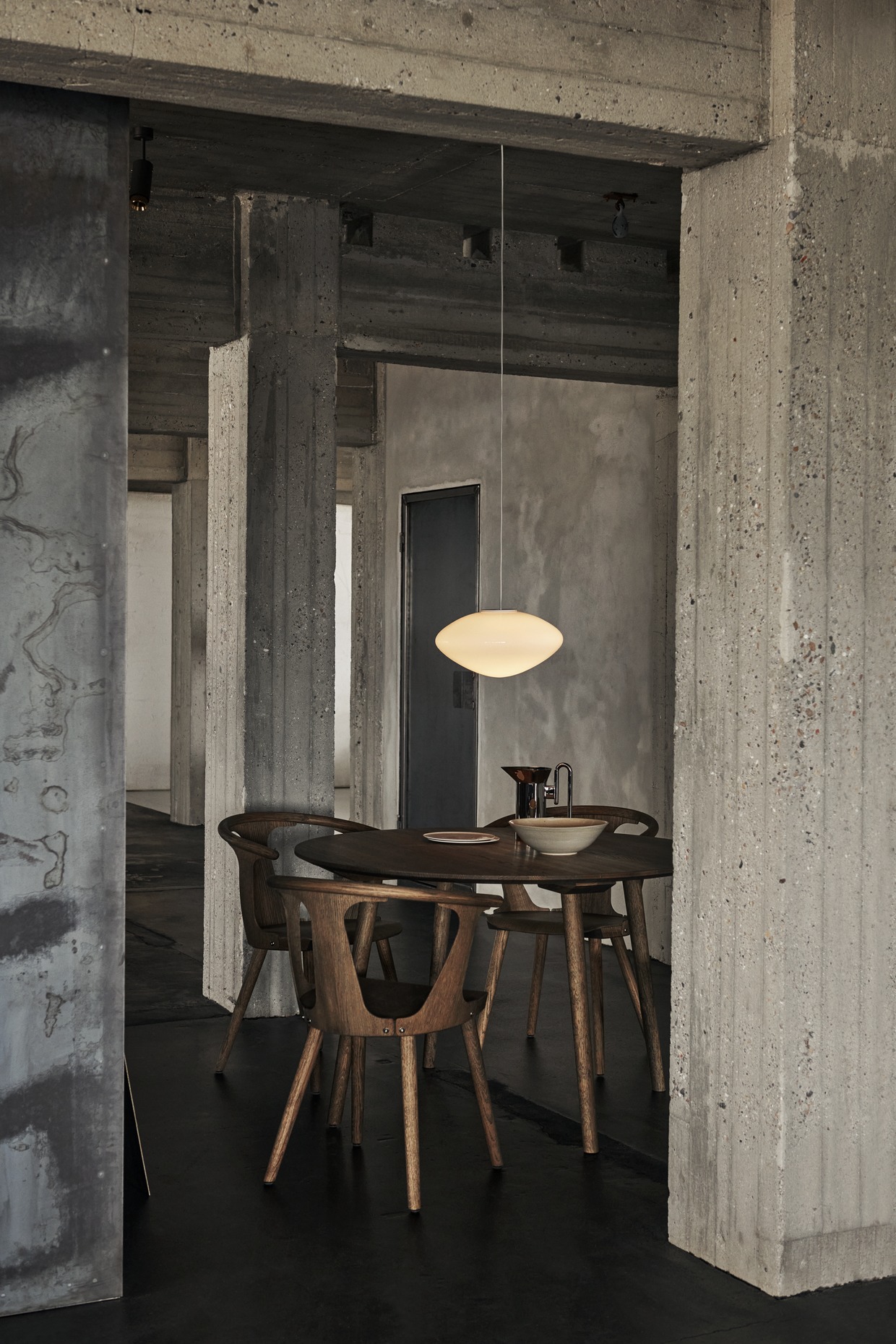 In Between Table SK4