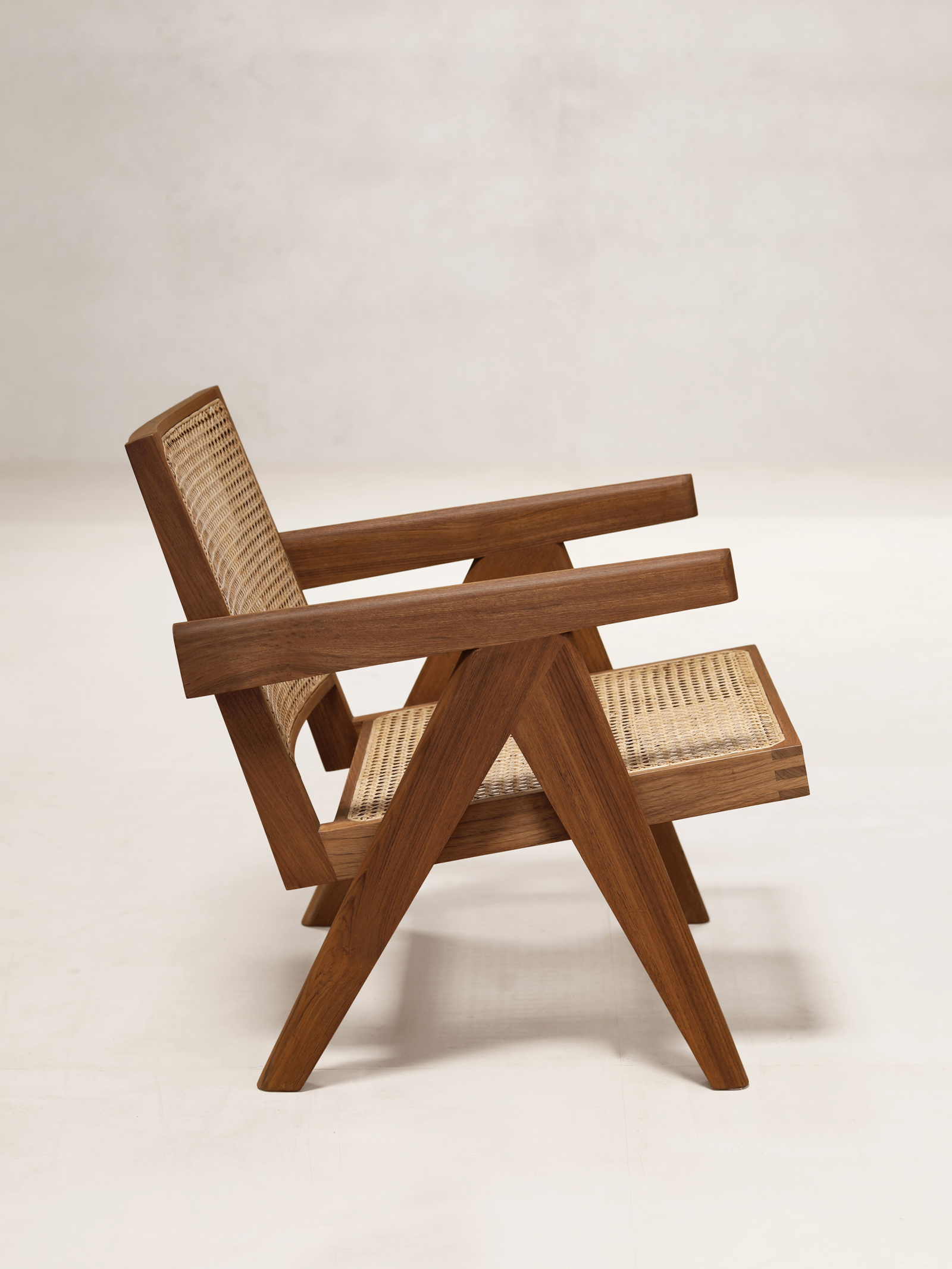 Easy Armchair (V Leg), Natural Teak / Dark Stained Teak