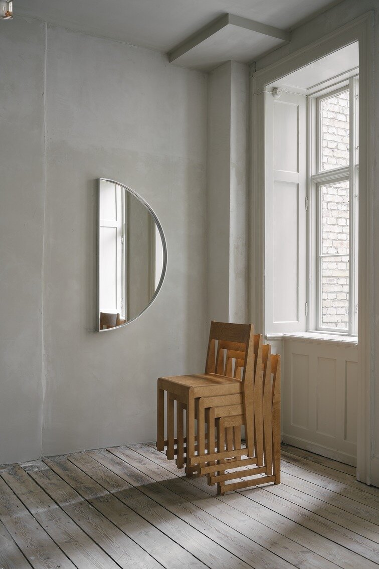 Chair 01, Warm Brown Frame / Seat