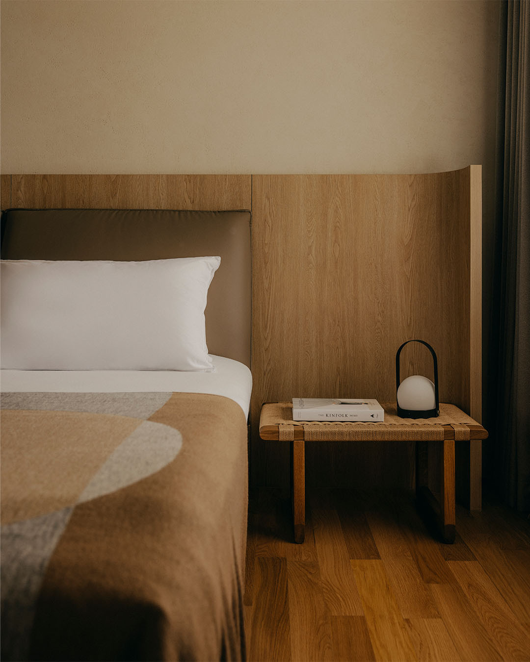 Carrie Table Lamp, Portable, Black
