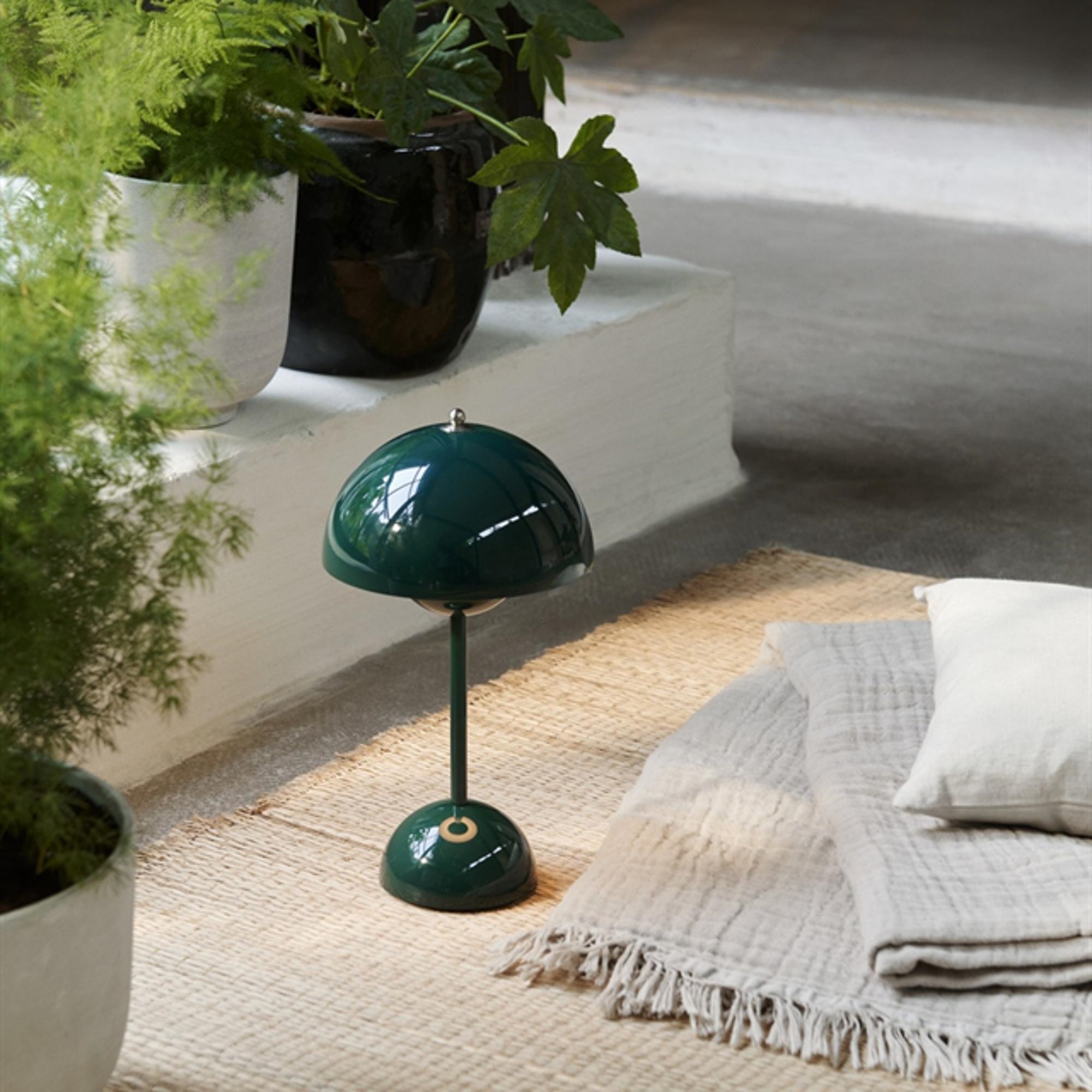 Flowerpot Portable Lamp VP9, Dark Green