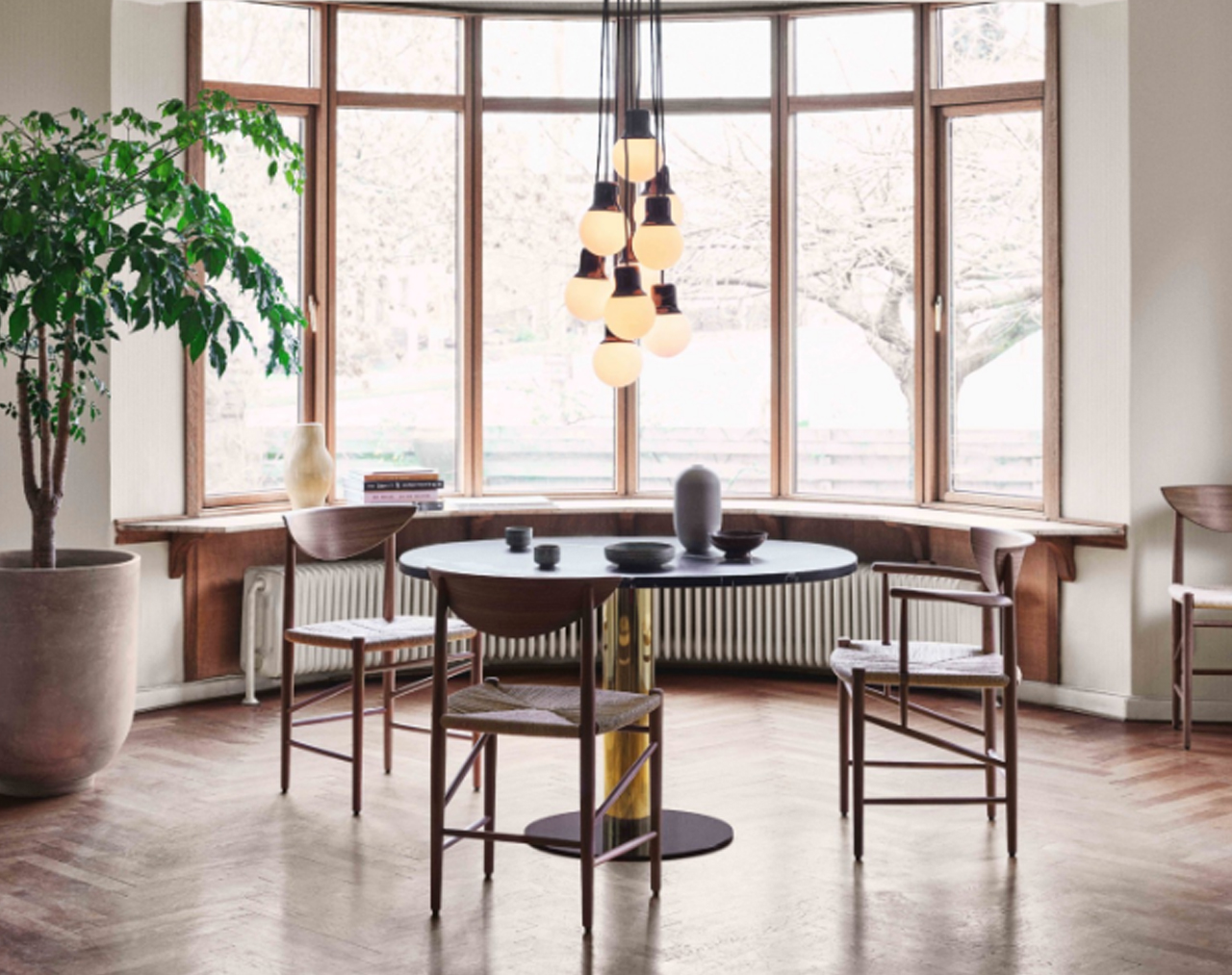 Drawn HM4, With Armrest, Natural Paper Cord / Walnut