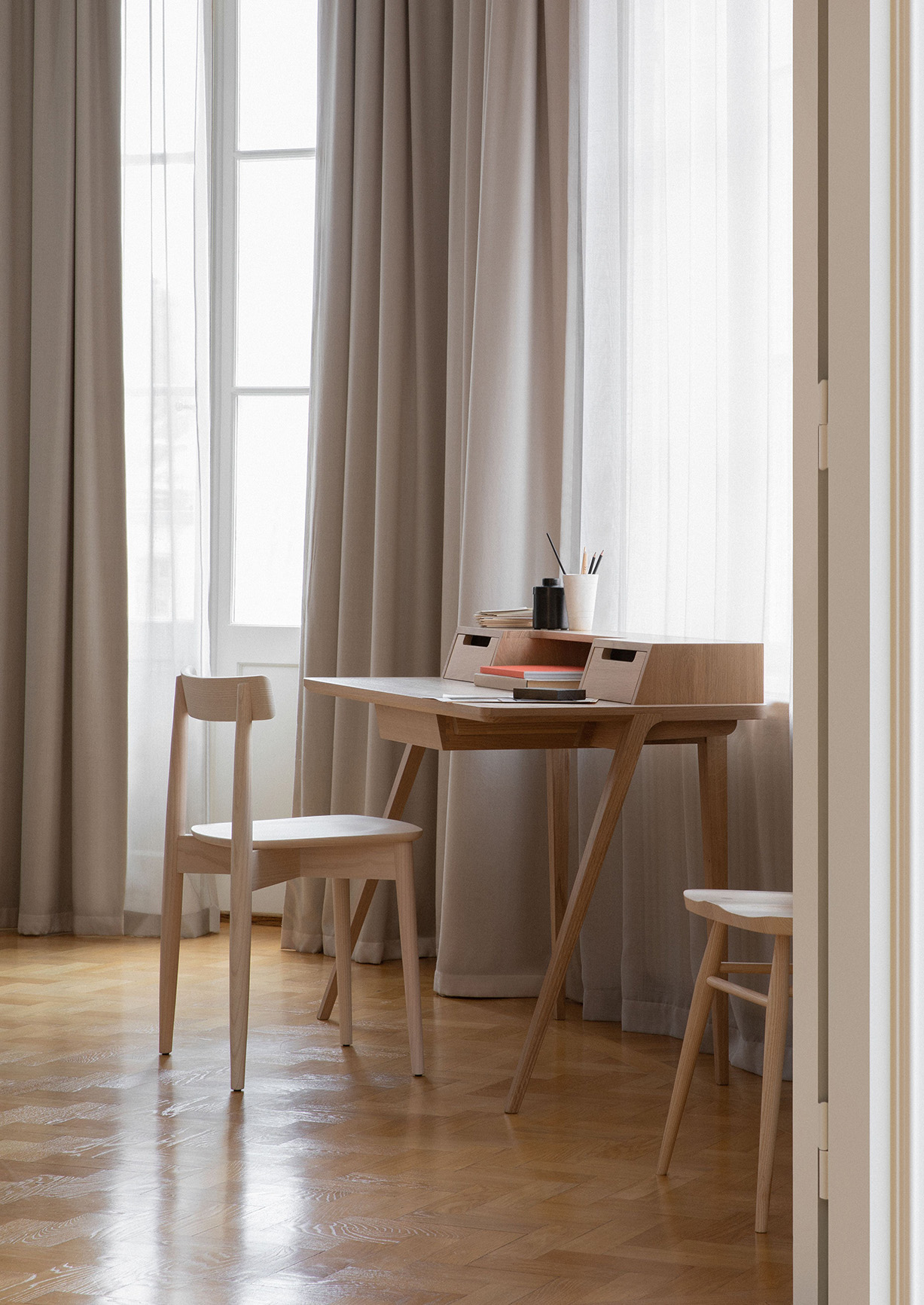 Lara Chair