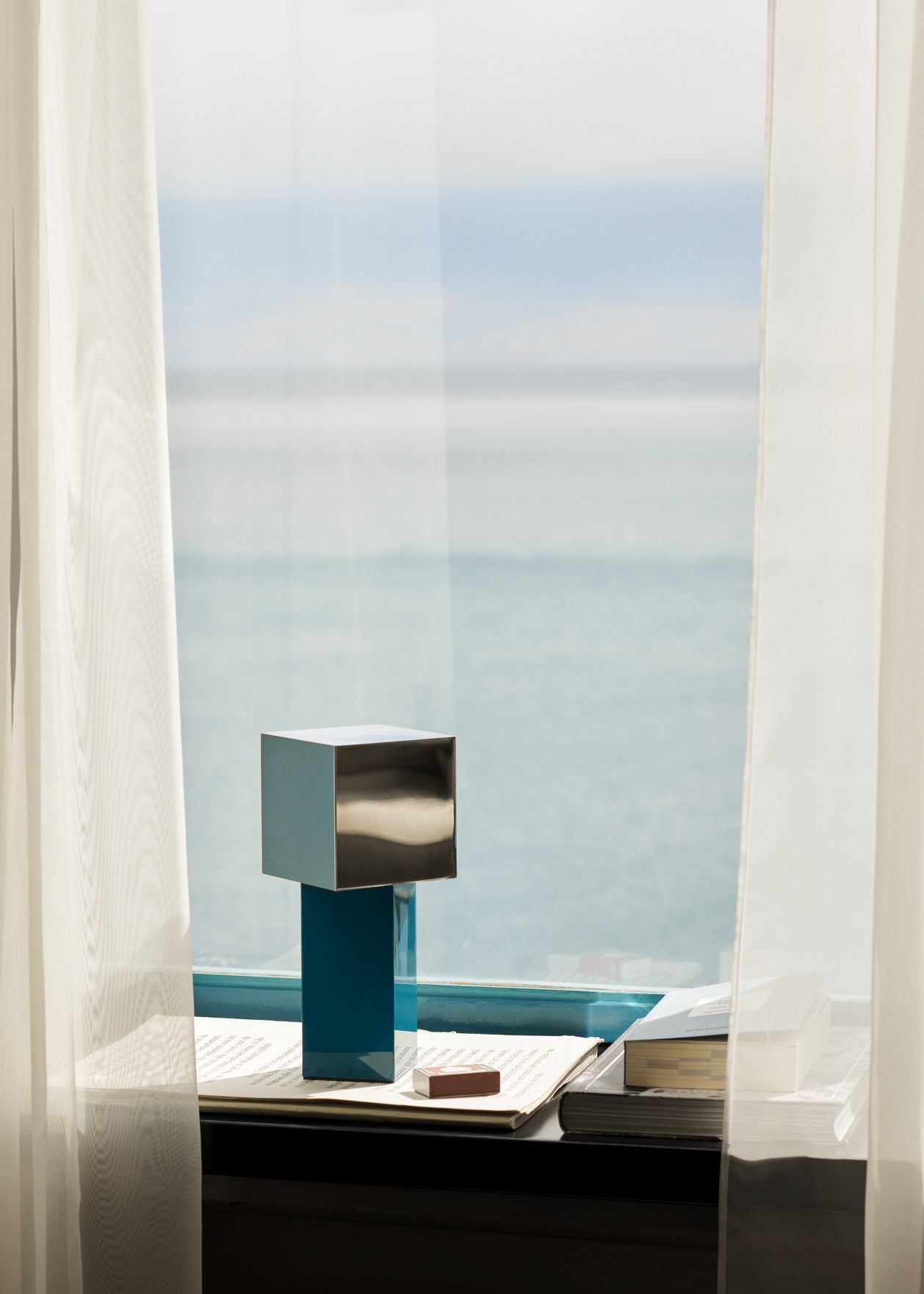 Pivot Portable Lamp ATD7, Blue Silver