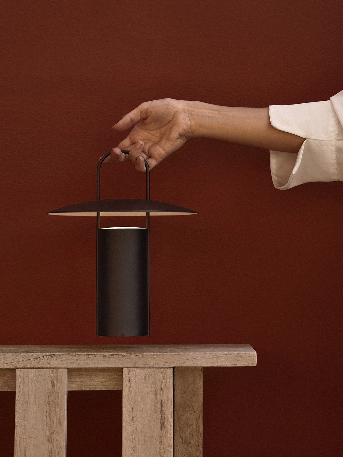 Ray Table Lamp, Portable, Black