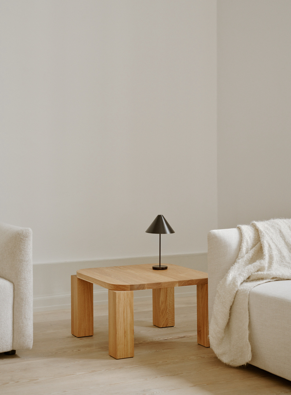 Atlas Coffee Table 60×60, Oak