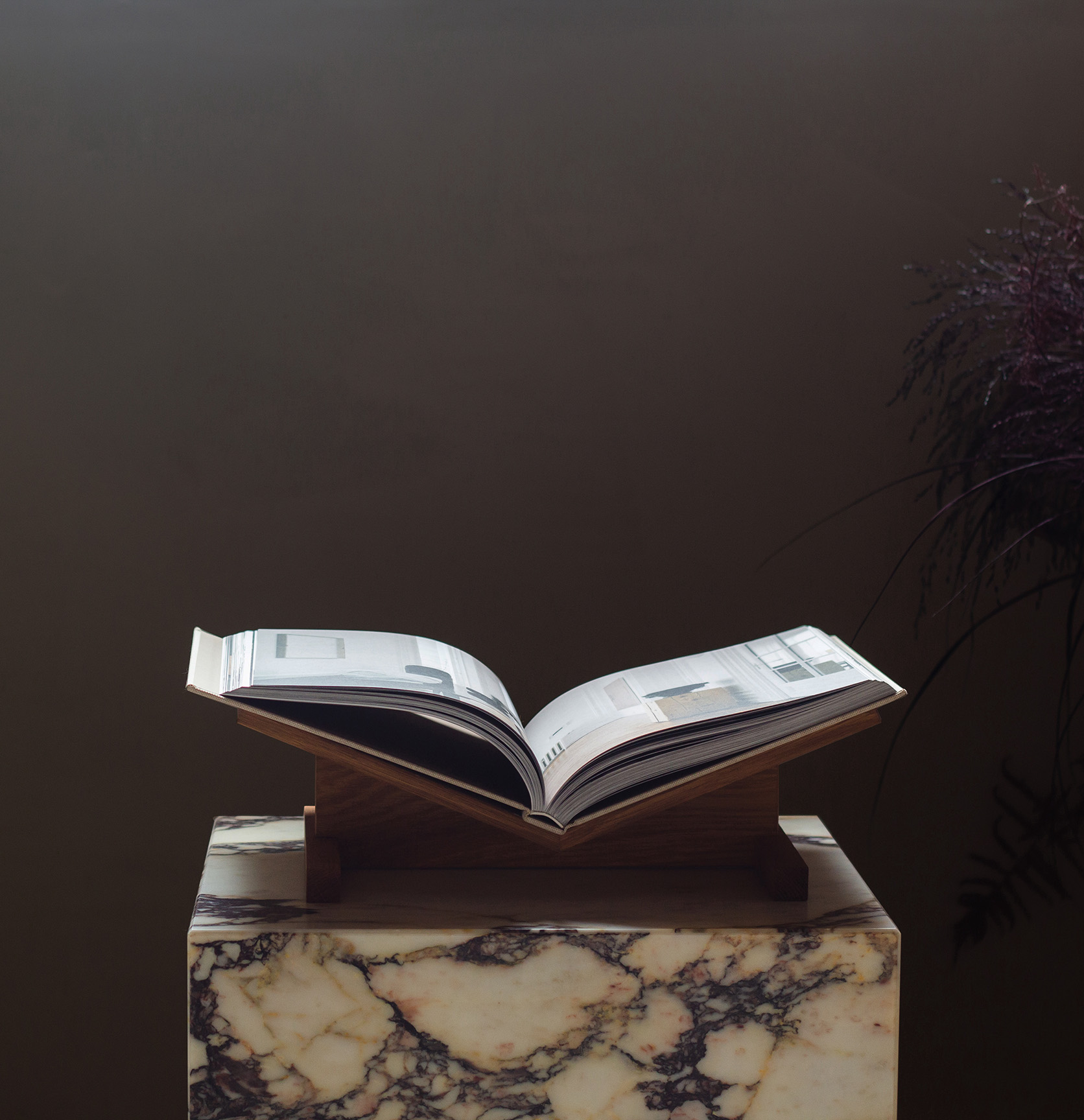 Page, Smoked Oak