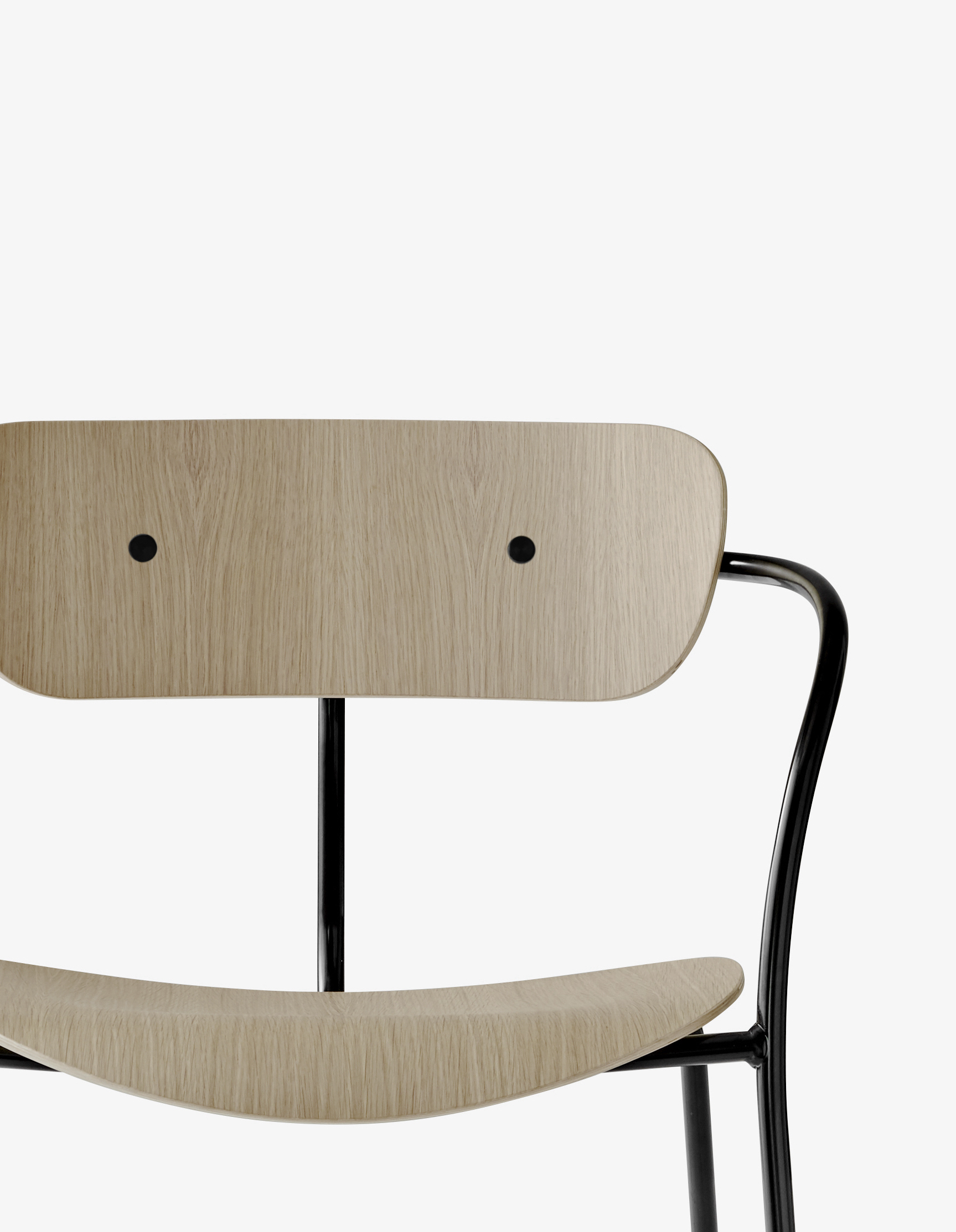 Pavilion Chair AV2, With Armrest, Black Base / Oak