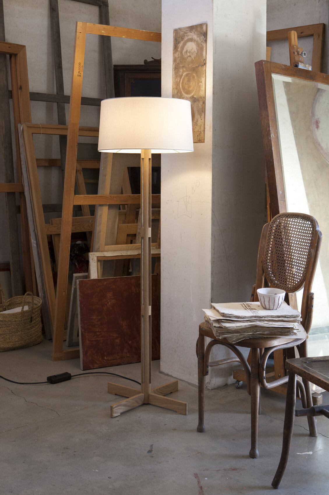FAD Fija Floor Lamp, Natural Oak Wood Structure/White Linen Lampshade
