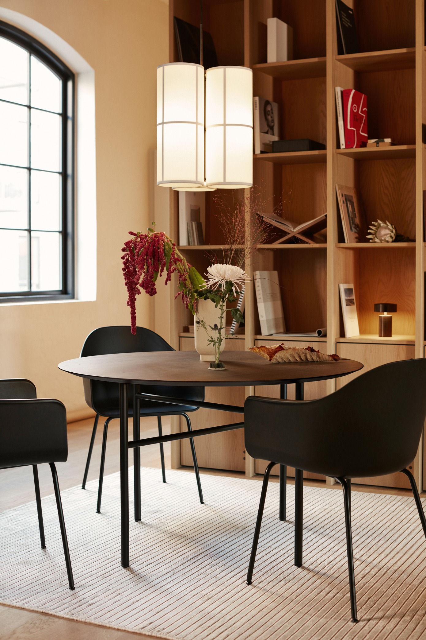 Snaregade Dining Table, Dia 120, Black Steel / Dark Stained Oak