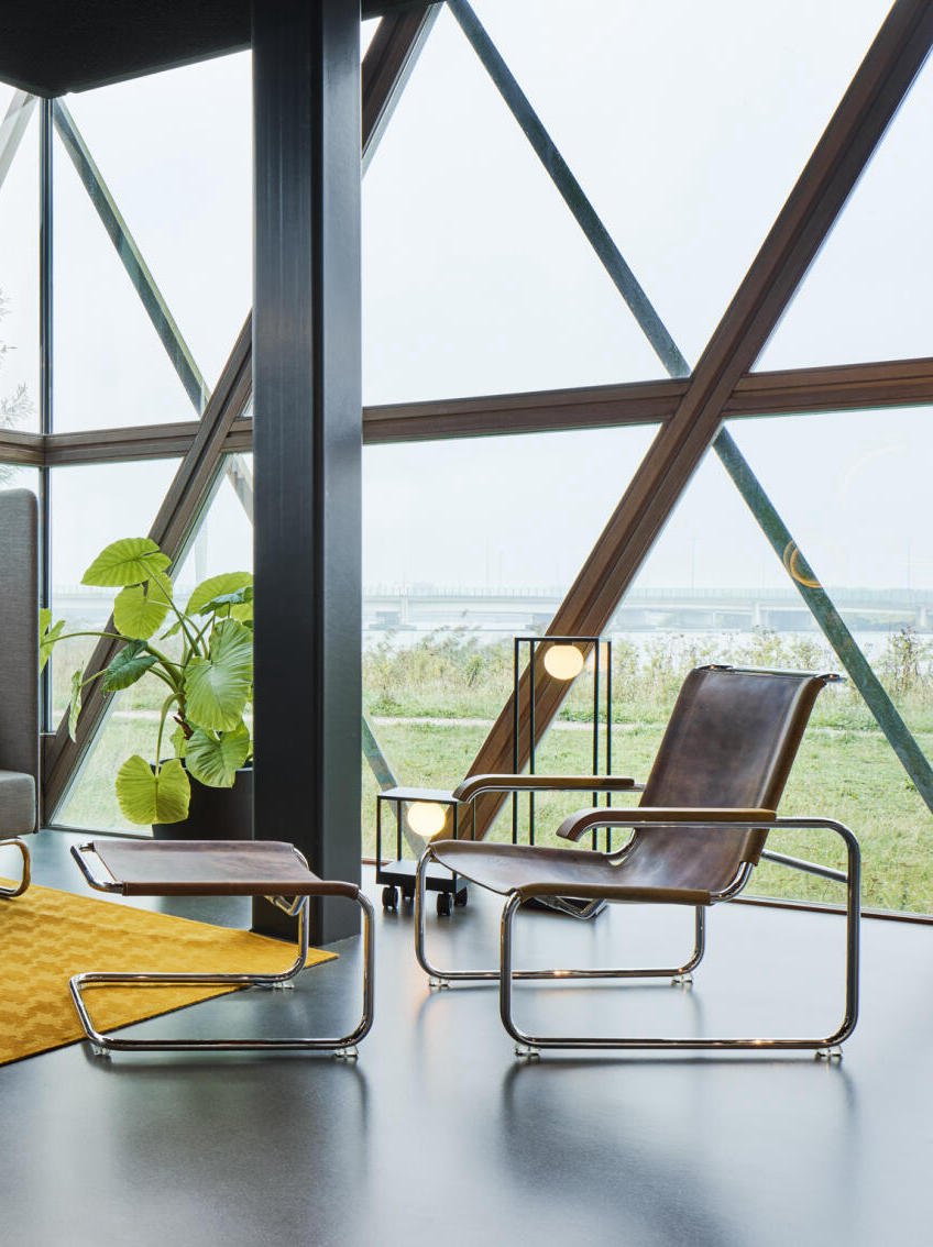 S35LH Stool, Chrome-plated Frames