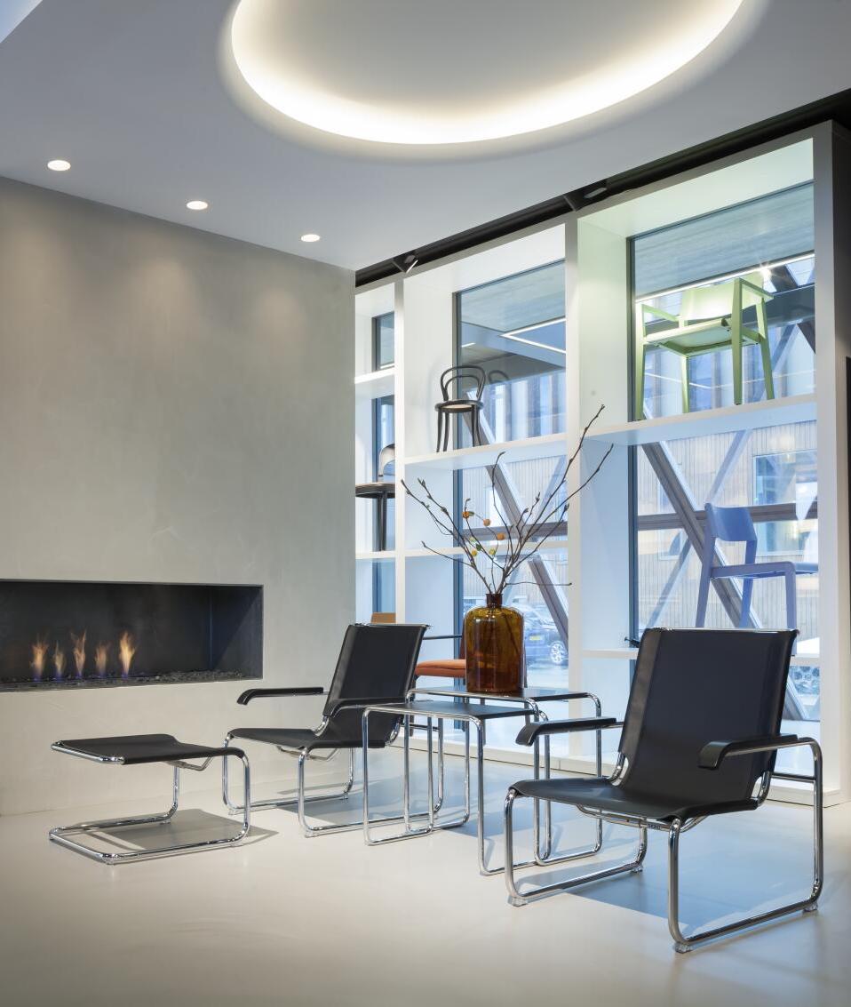 S35LH Stool, Chrome-plated Frames