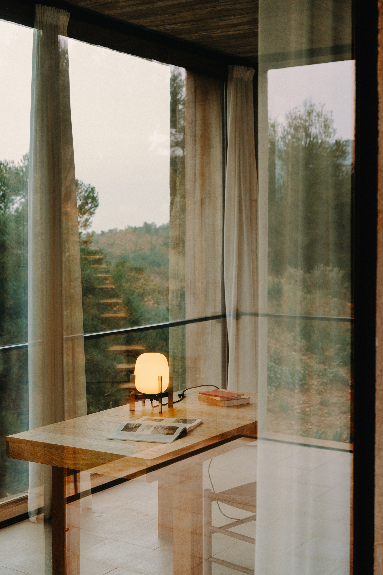 Cestita Metalica Table Lamp, White Opal Glass Lampshade