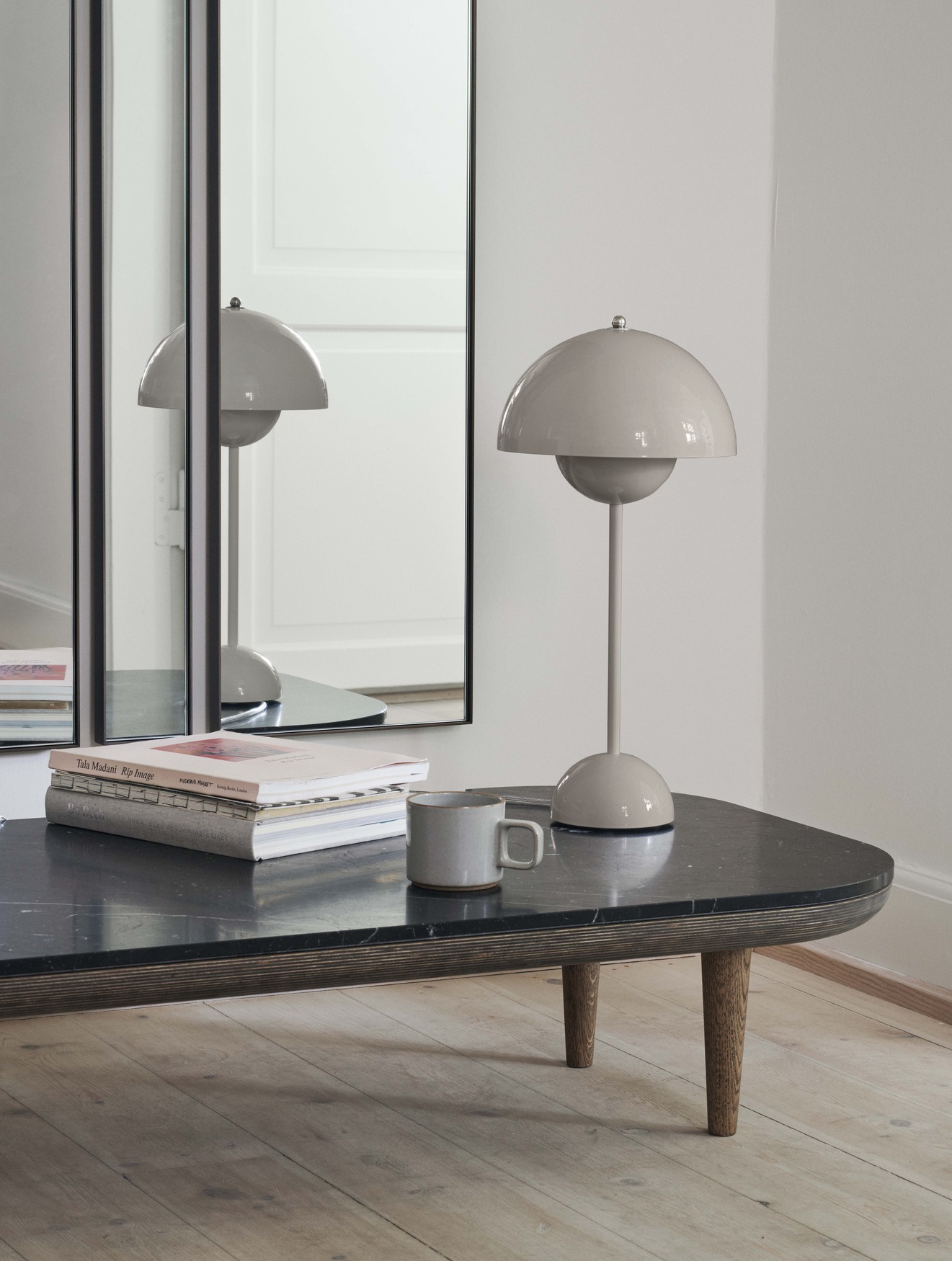 Fly Table SC5, Smoked Oil Oak / Nero Marquina Marble