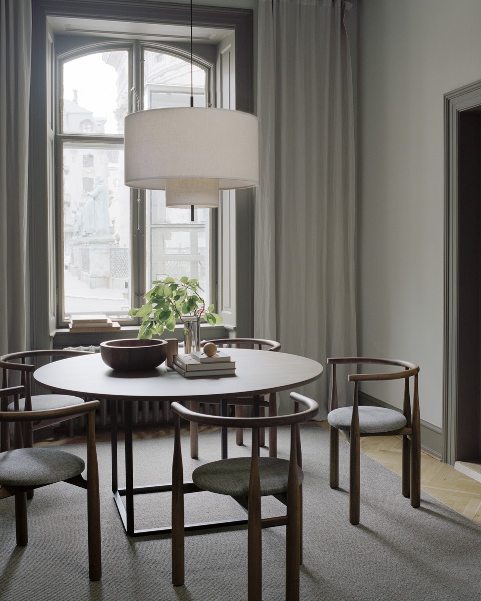Florence Dining Table, Dia 145cm