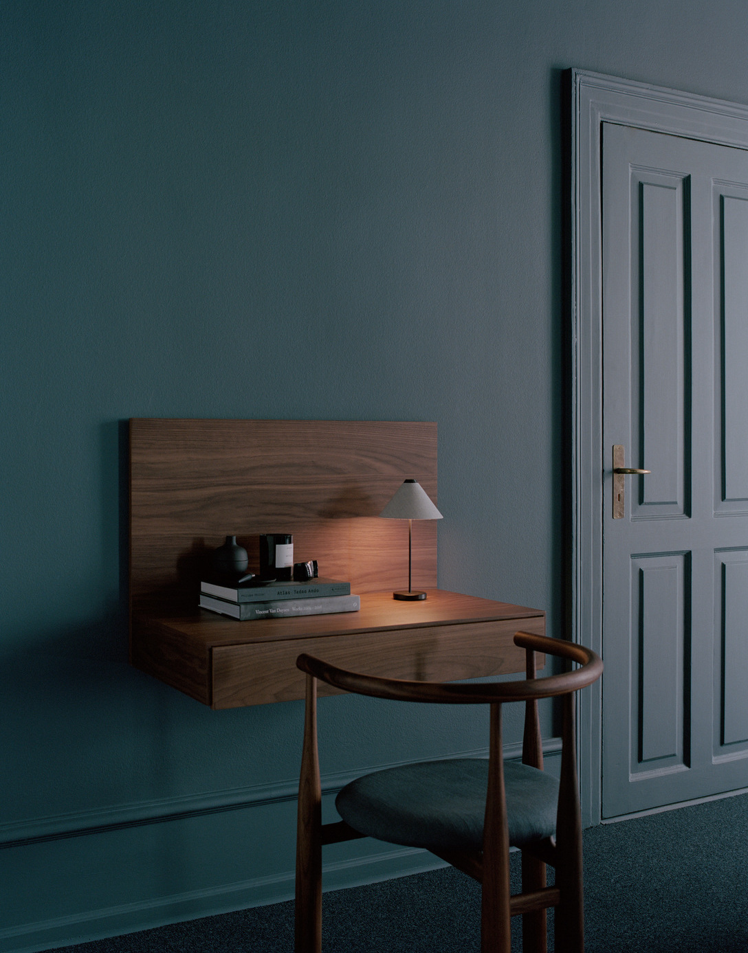 Bukowski Chair, Walnut, Linara 342