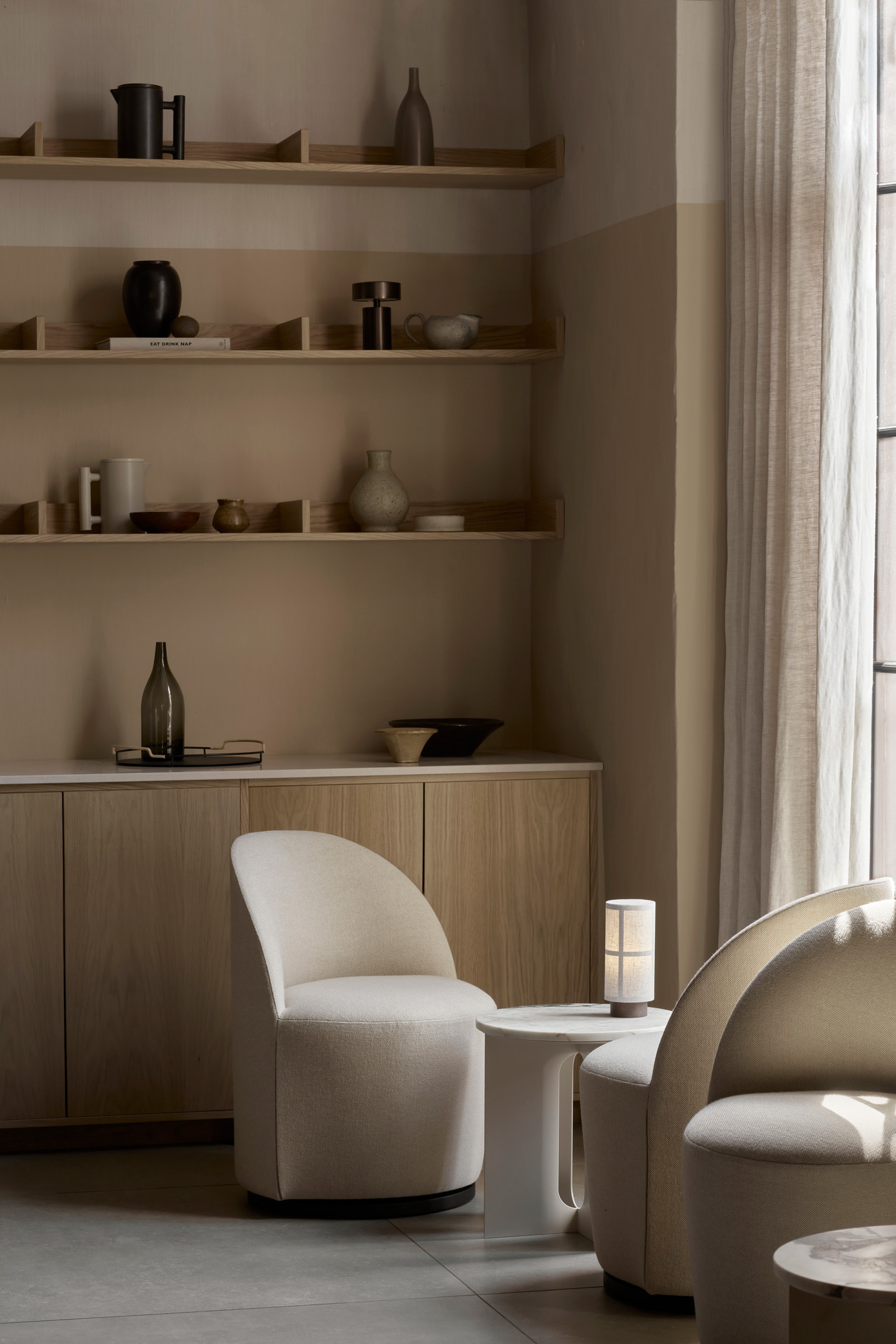 Tearoom Side Chair, Swivel with Return, Hallingdal 65 200