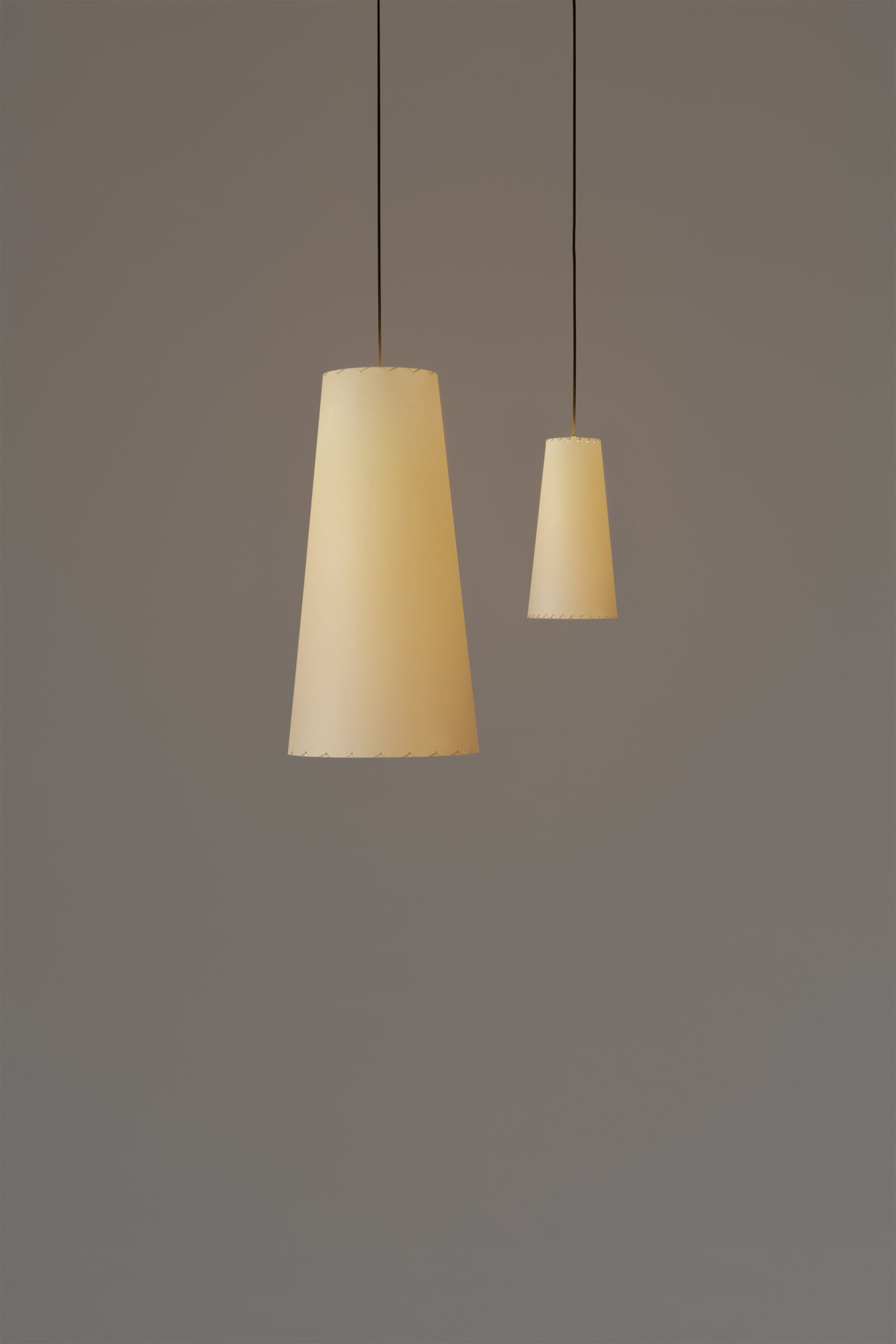 Sisisi Conicas Largas GT4 Pendant Lamp, Stitched Beige Parchment