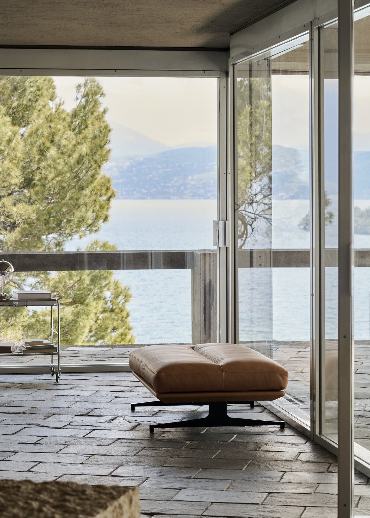 Inland AV32, Pouf, Leather Upholstery