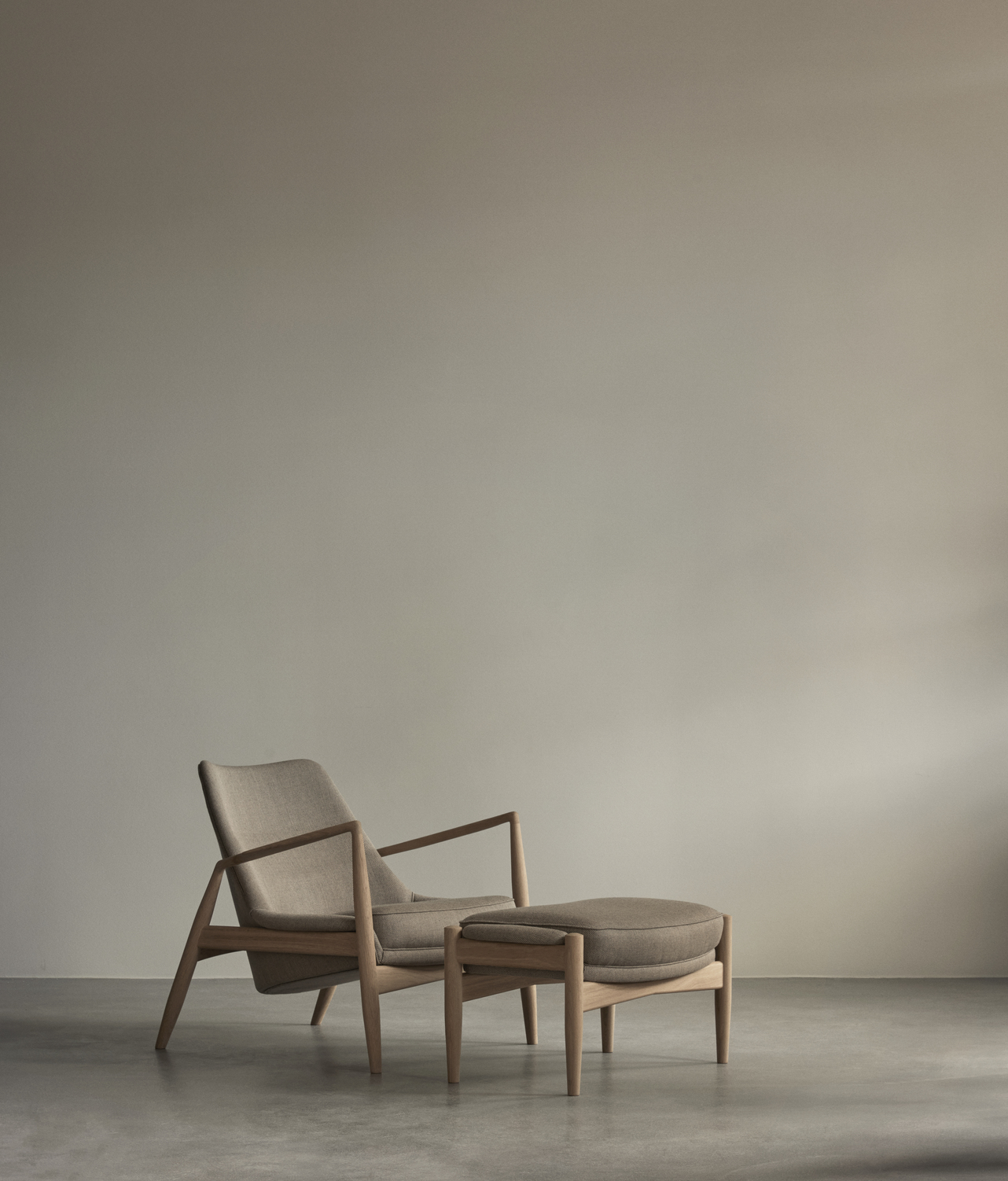 The Seal Lounge Chair, Low Back, Natural Oak Base