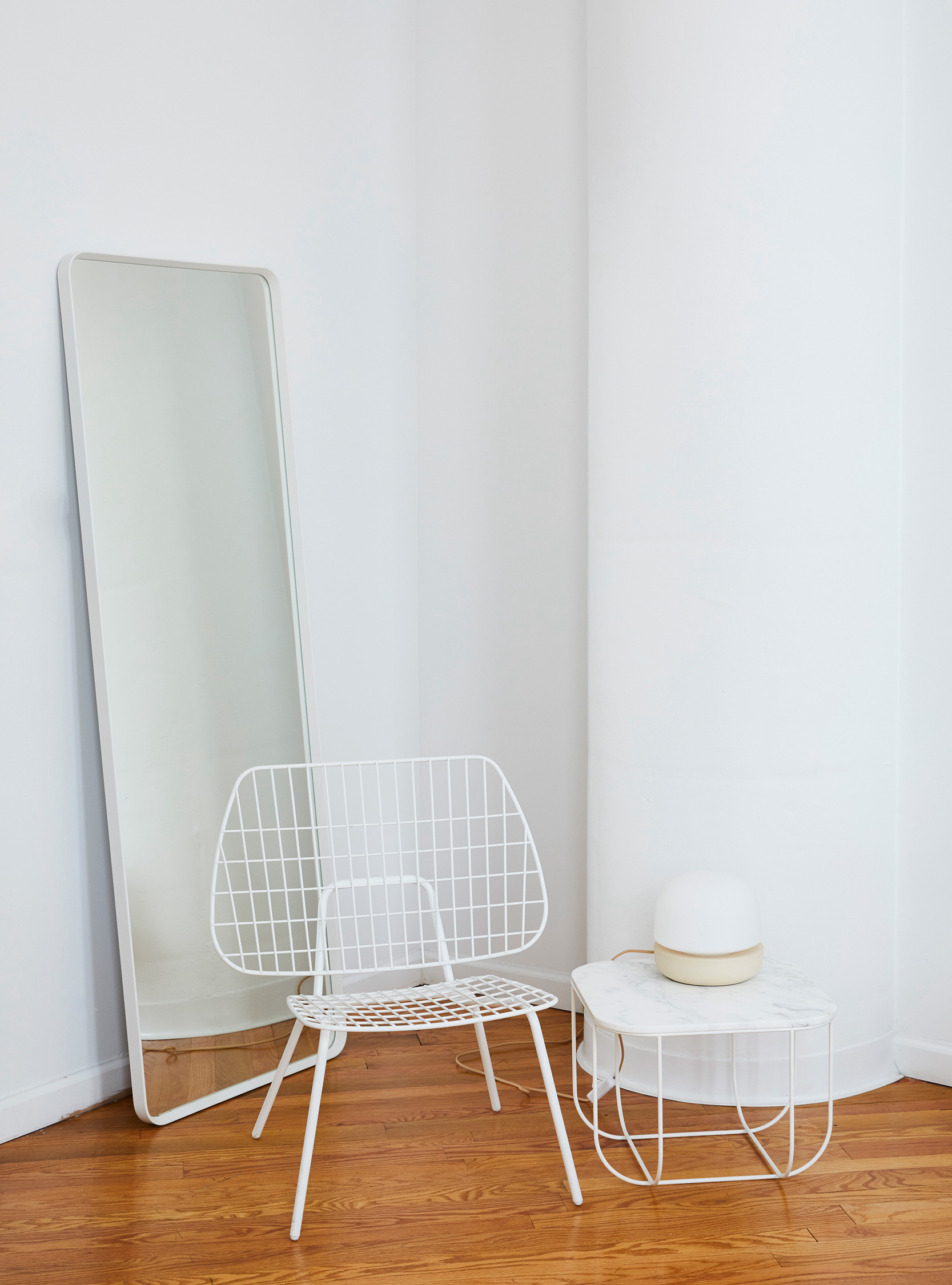 Cage Table, White Marble / White (Display)